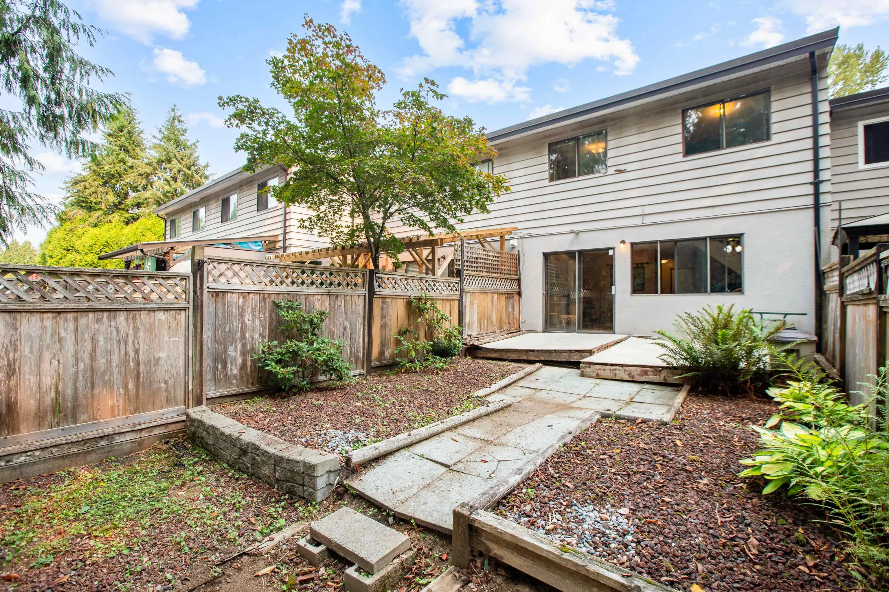 22 12122 Schmidt Crescent