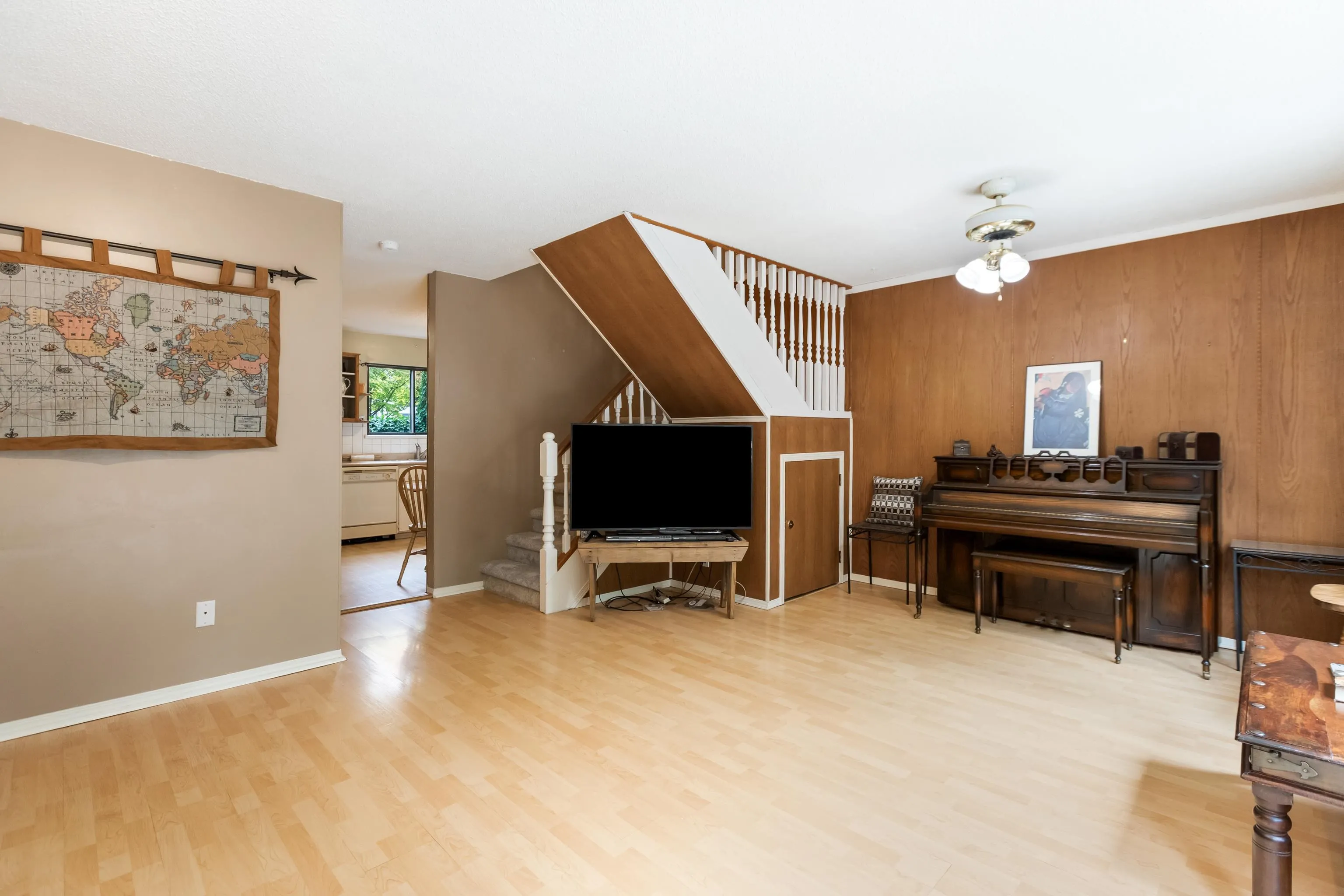 22 12122 Schmidt Crescent