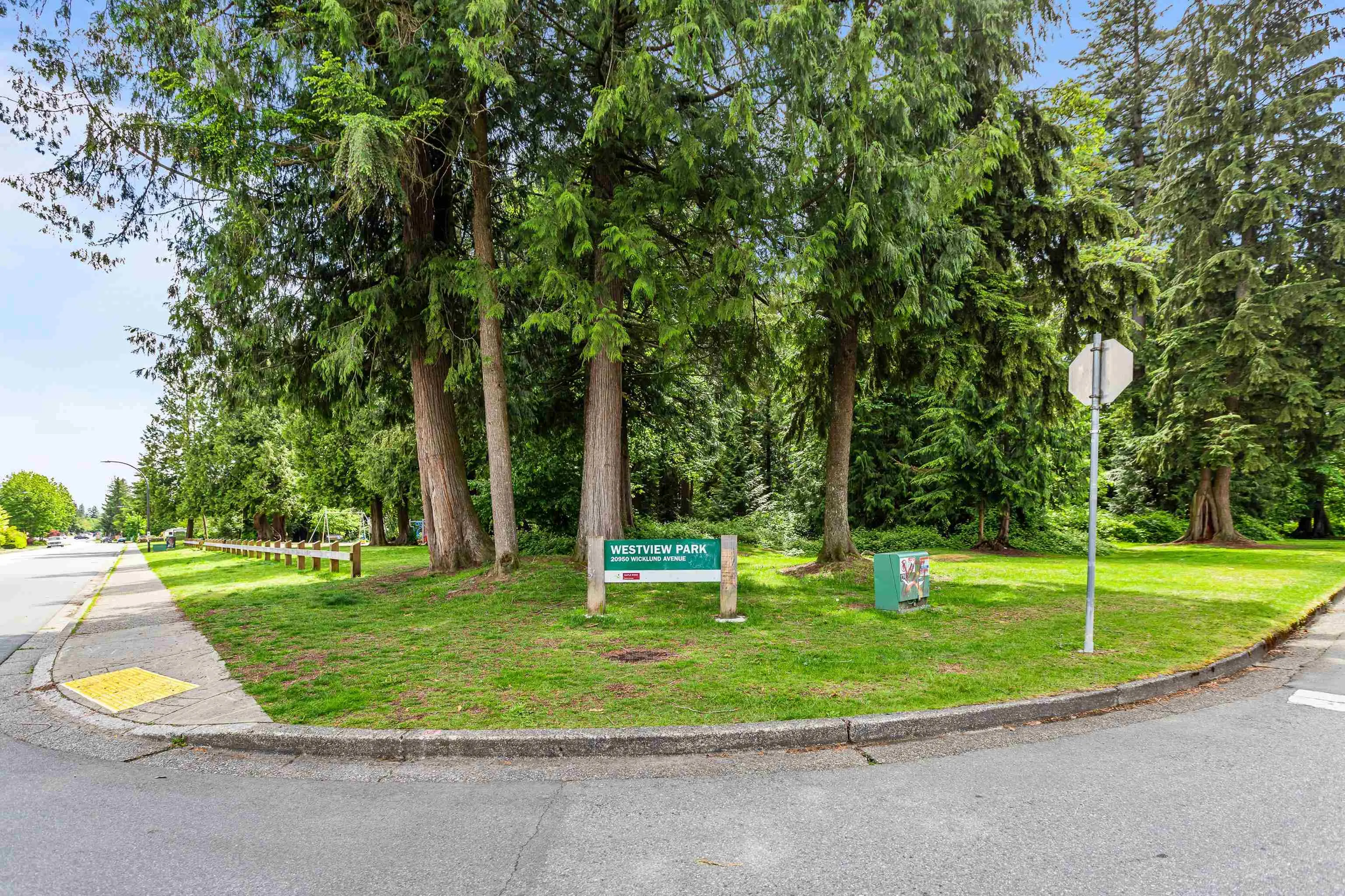 22 12122 Schmidt Crescent