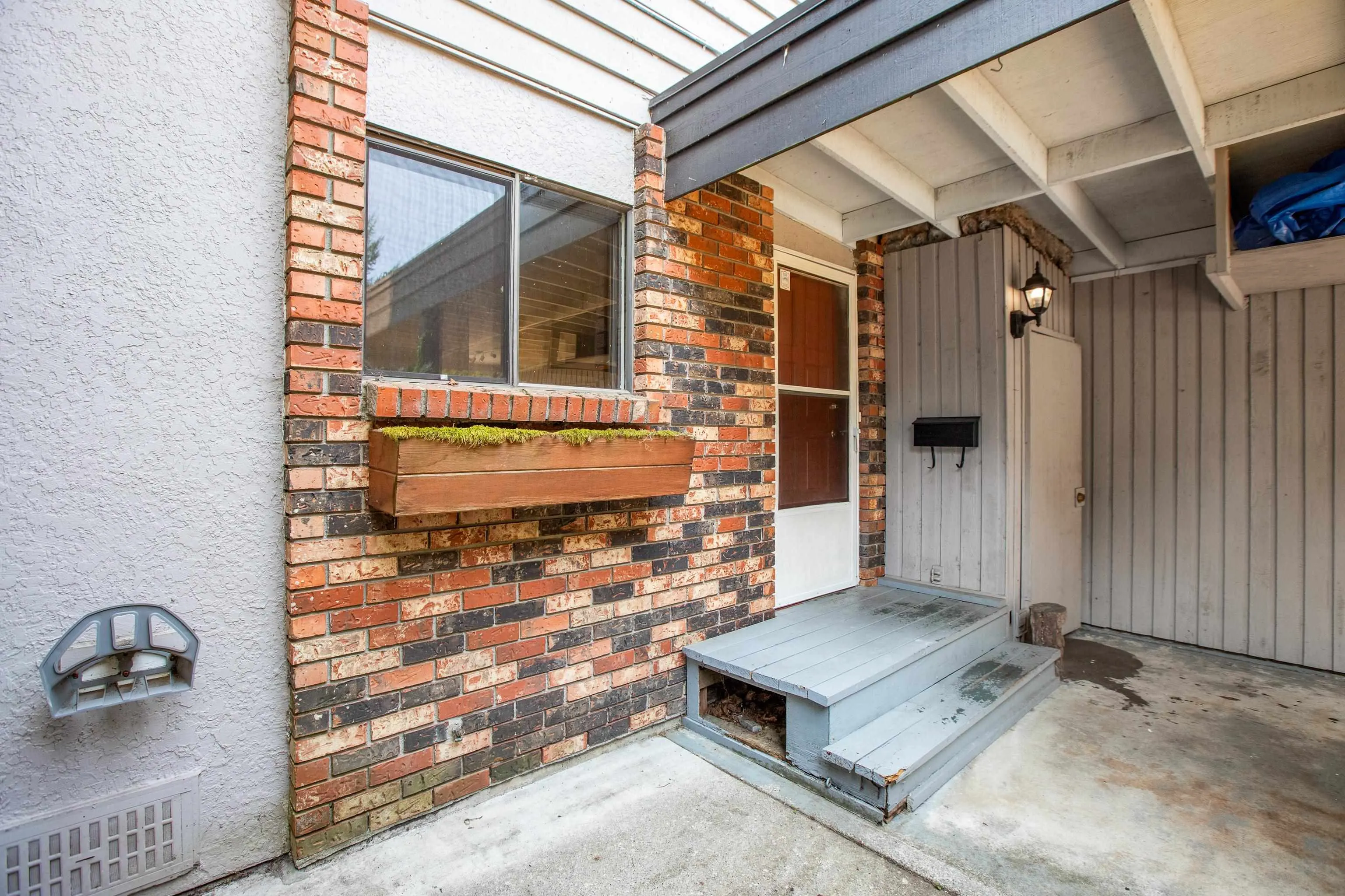 22 12122 Schmidt Crescent