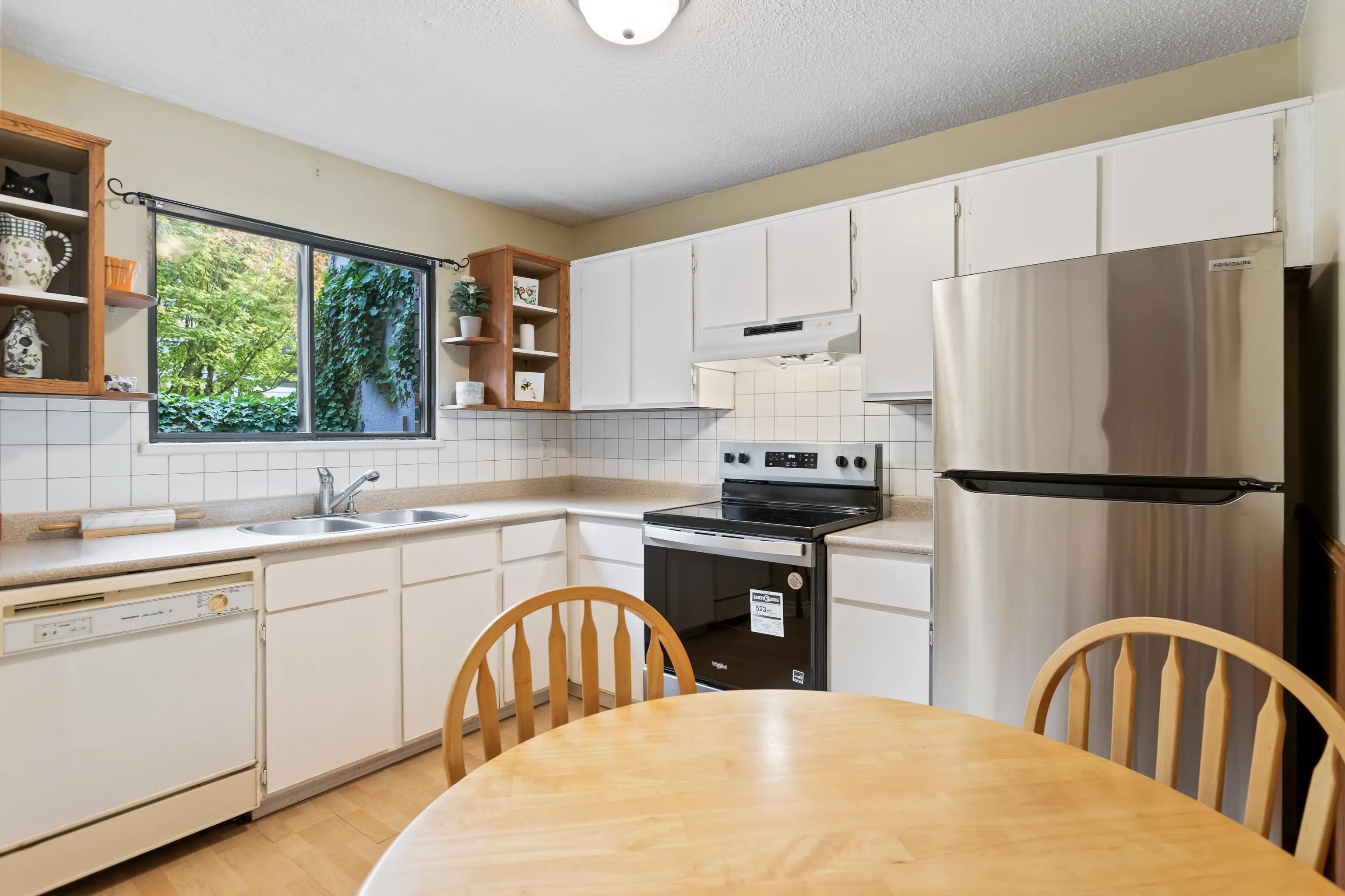 22 12122 Schmidt Crescent