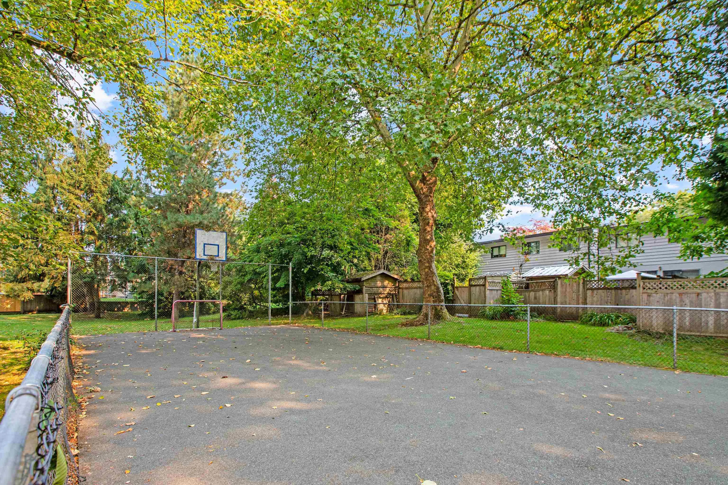 22 12122 Schmidt Crescent