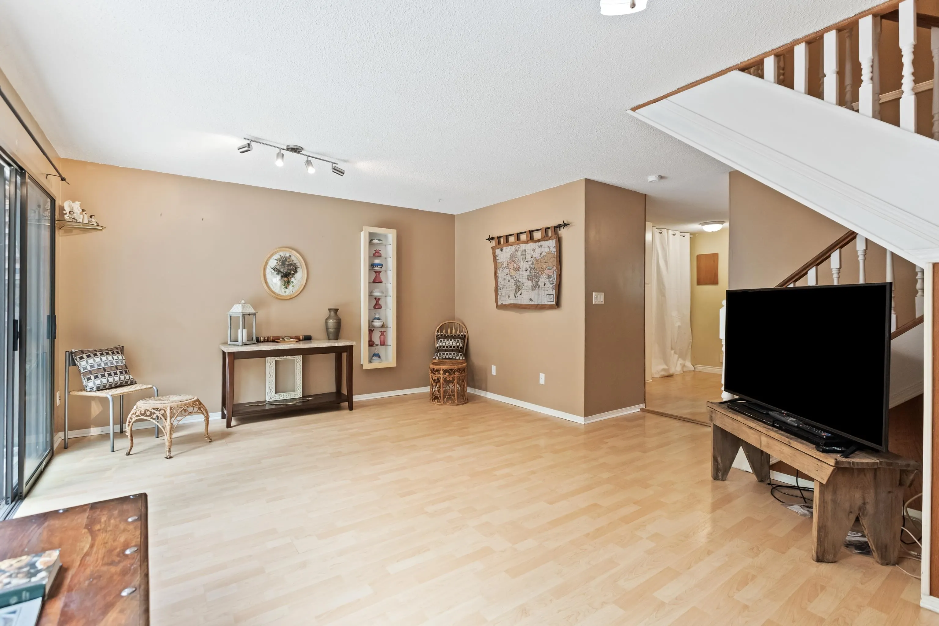22 12122 Schmidt Crescent