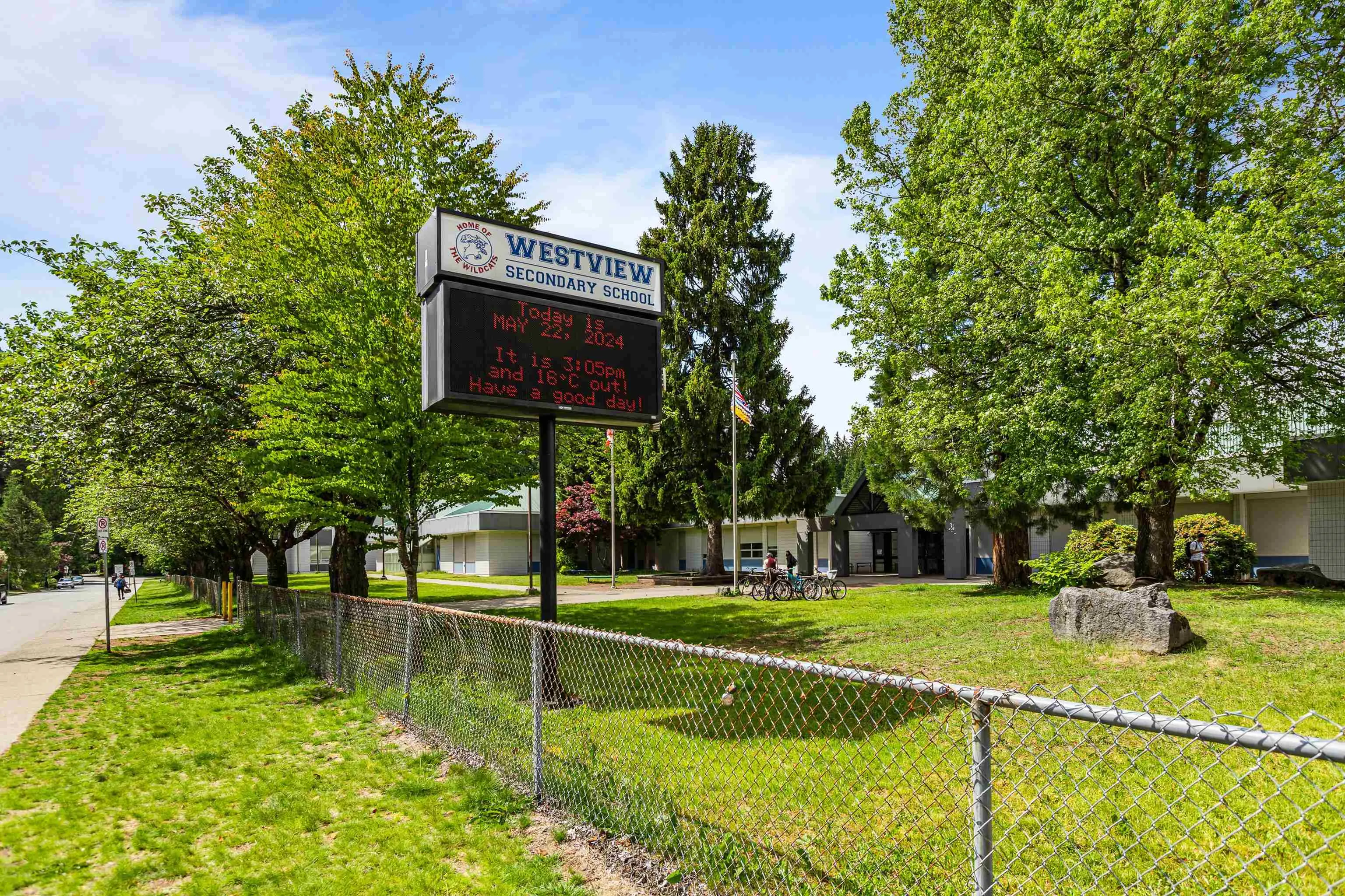 22 12122 Schmidt Crescent