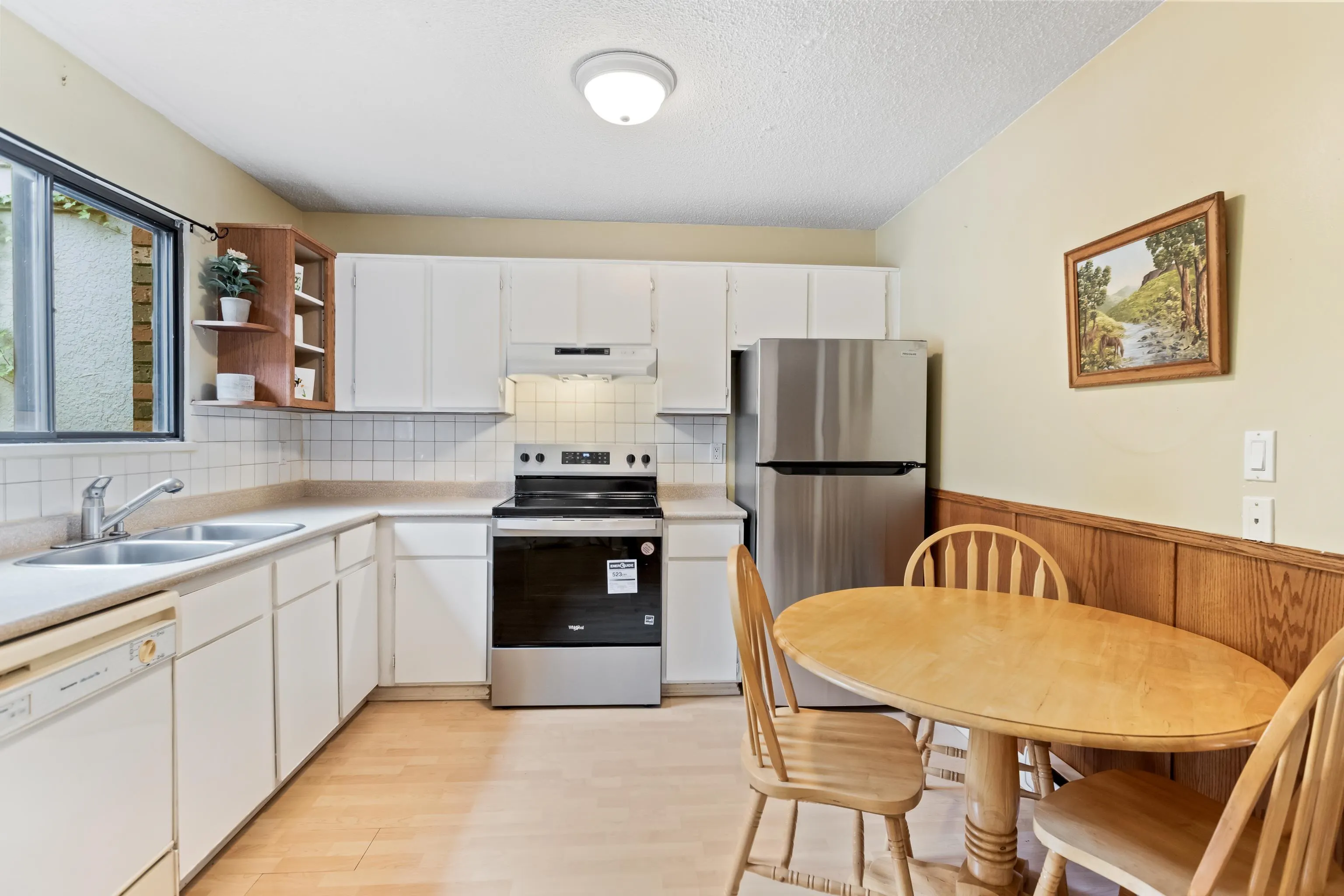 22 12122 Schmidt Crescent