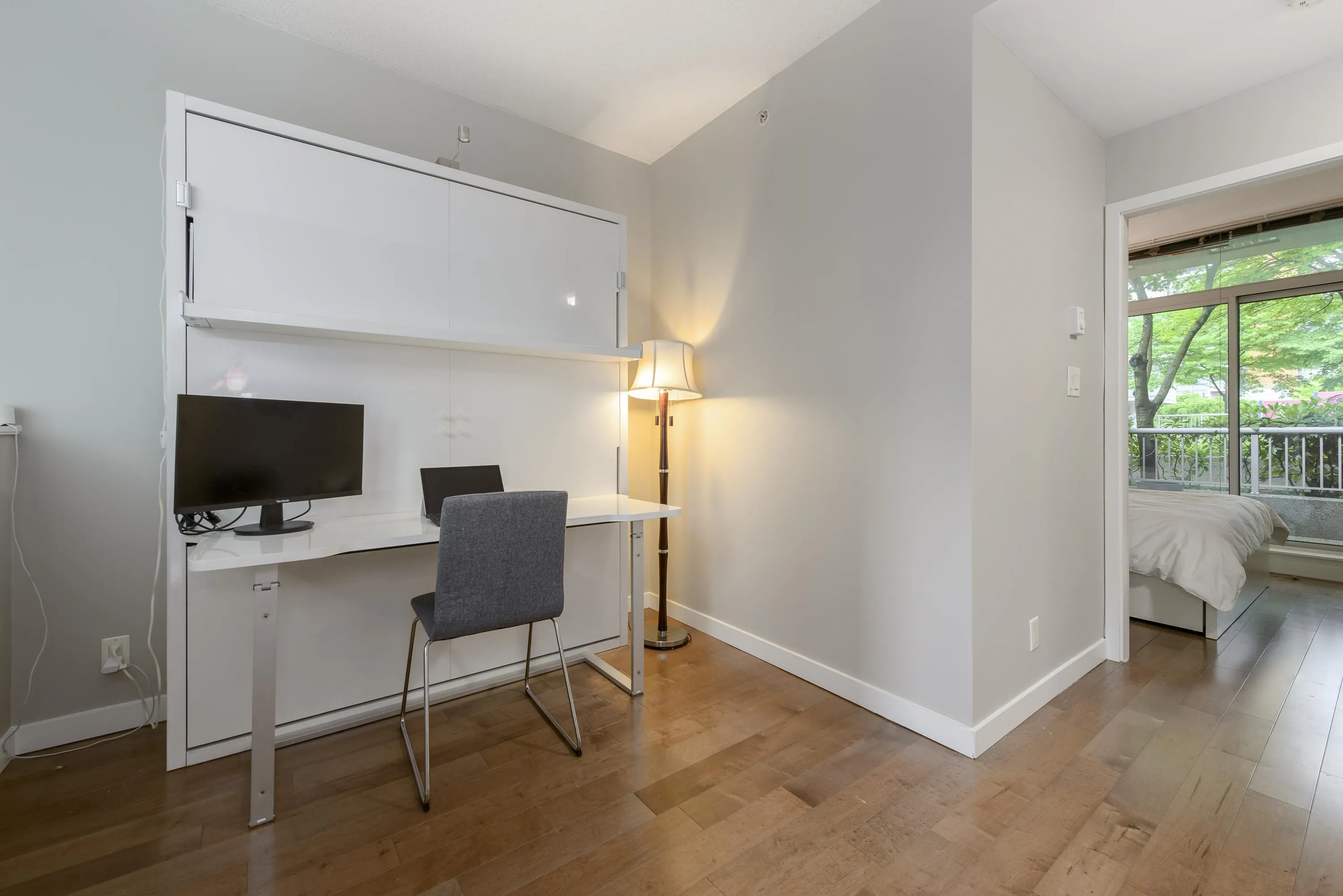 128 Dunsmuir Street