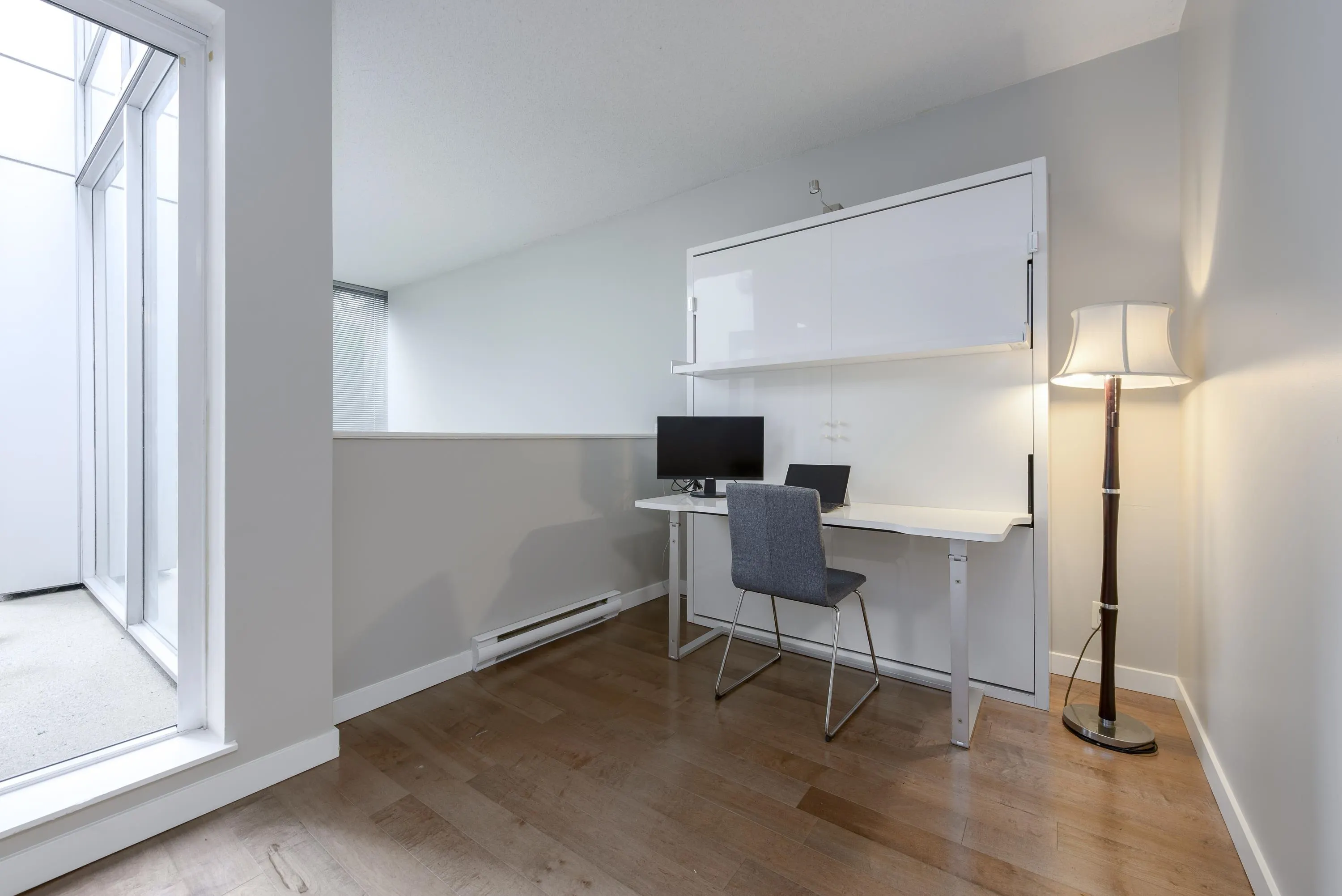 128 Dunsmuir Street