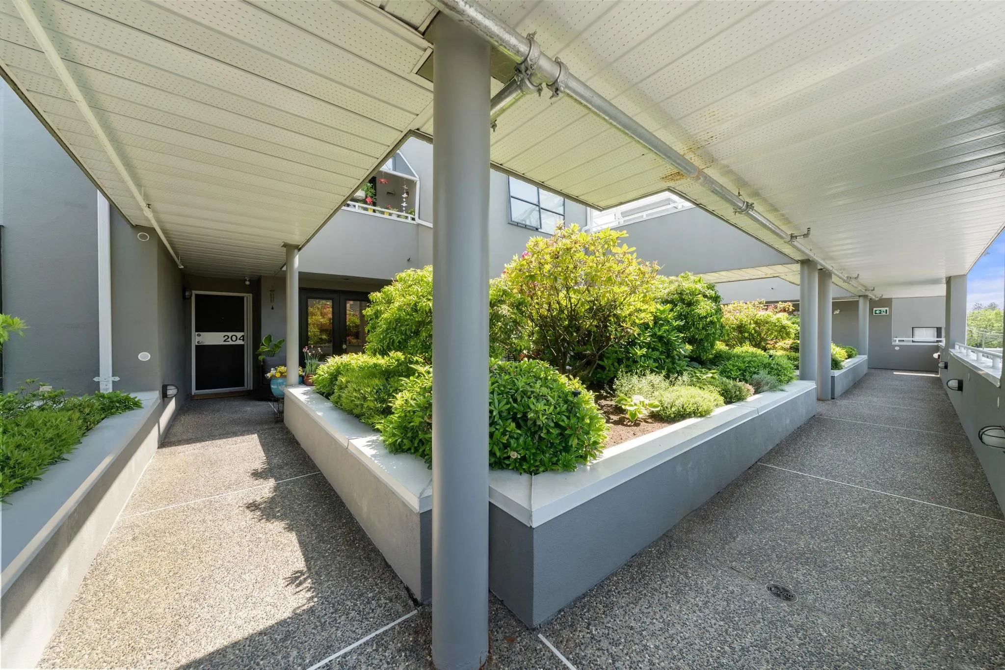 204 3151 Woodbine Drive