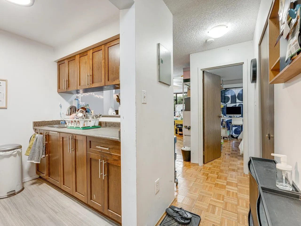 103 4941 Lougheed Highway