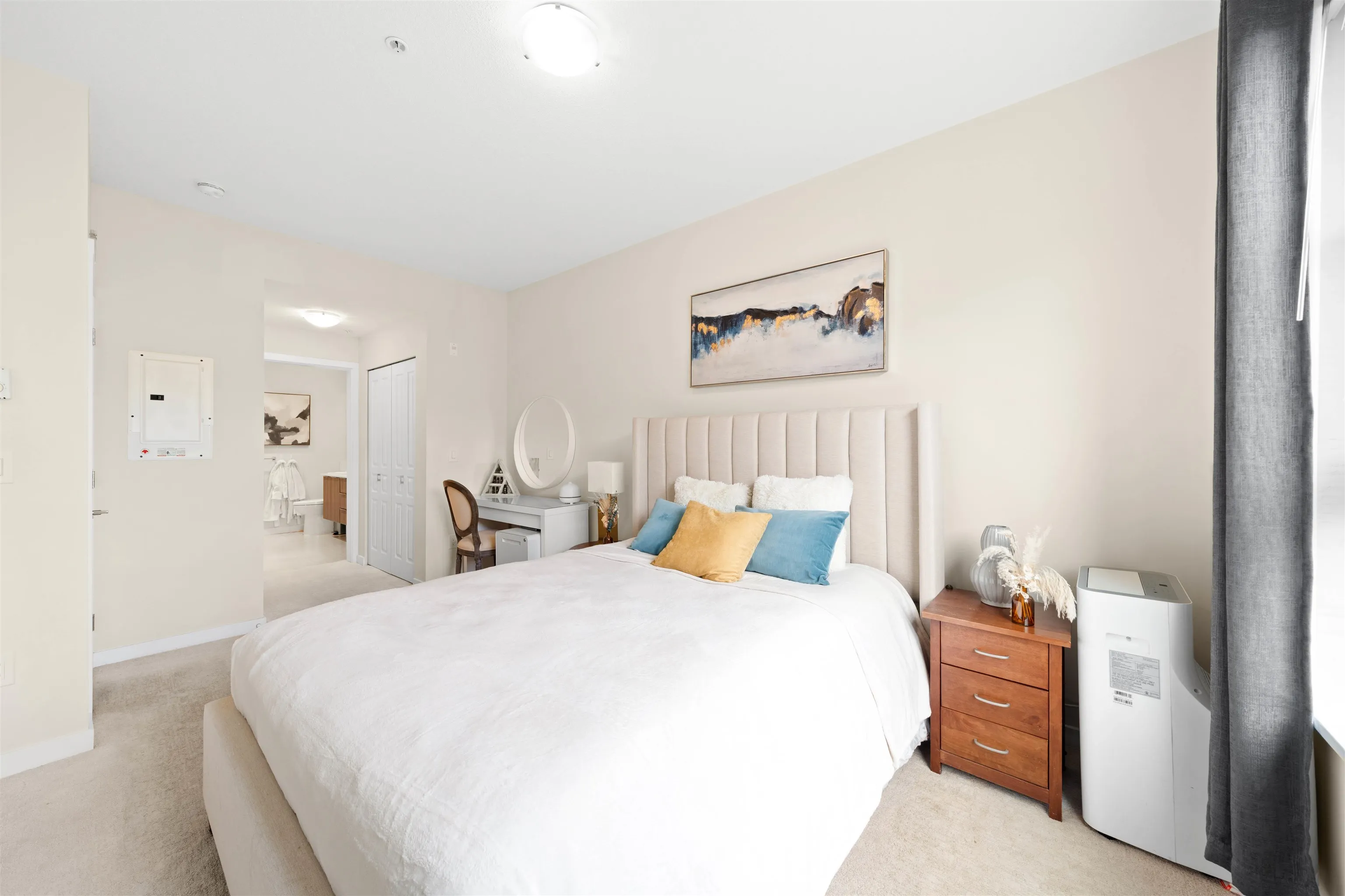 306 1152 Windsor Mews