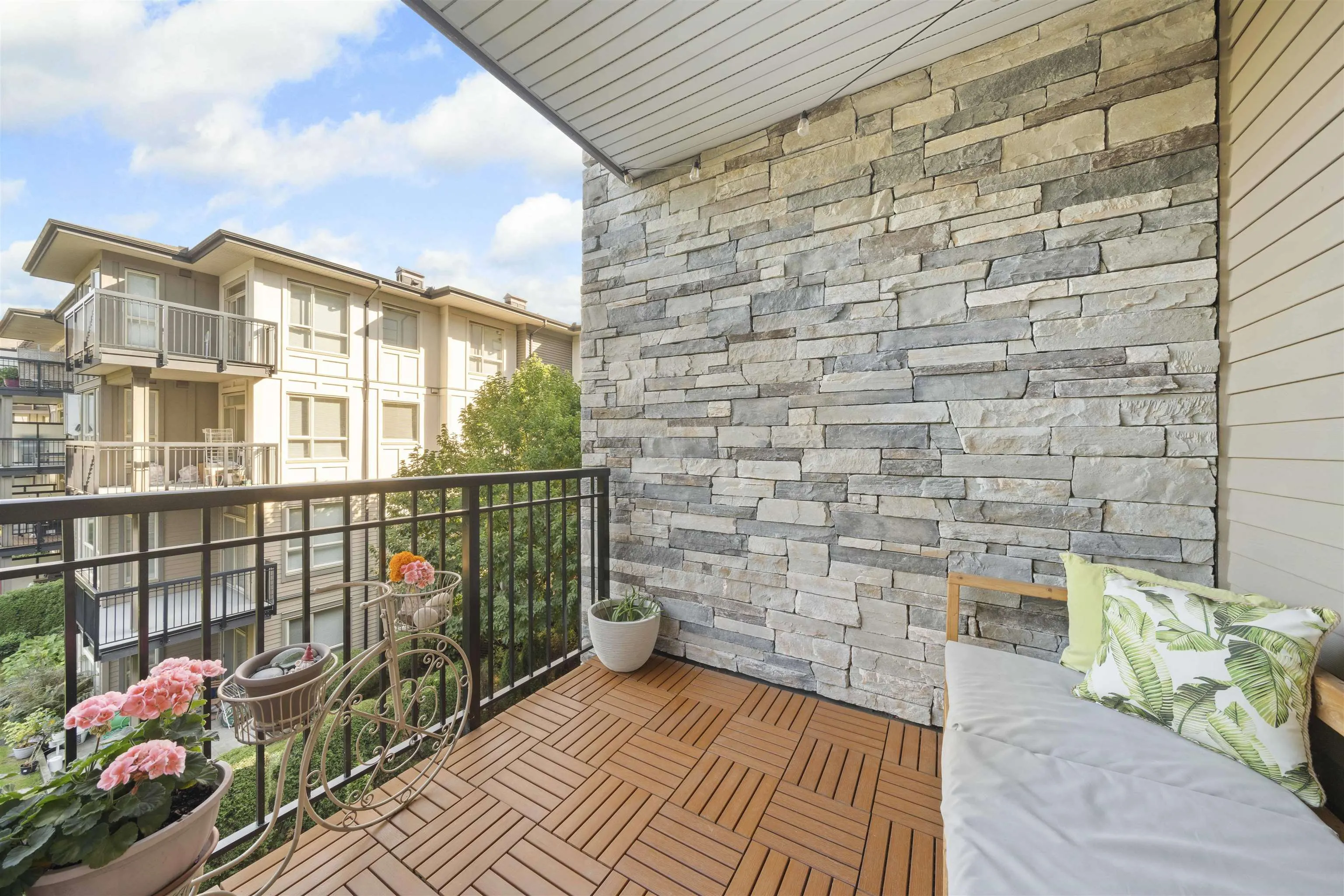 306 1152 Windsor Mews