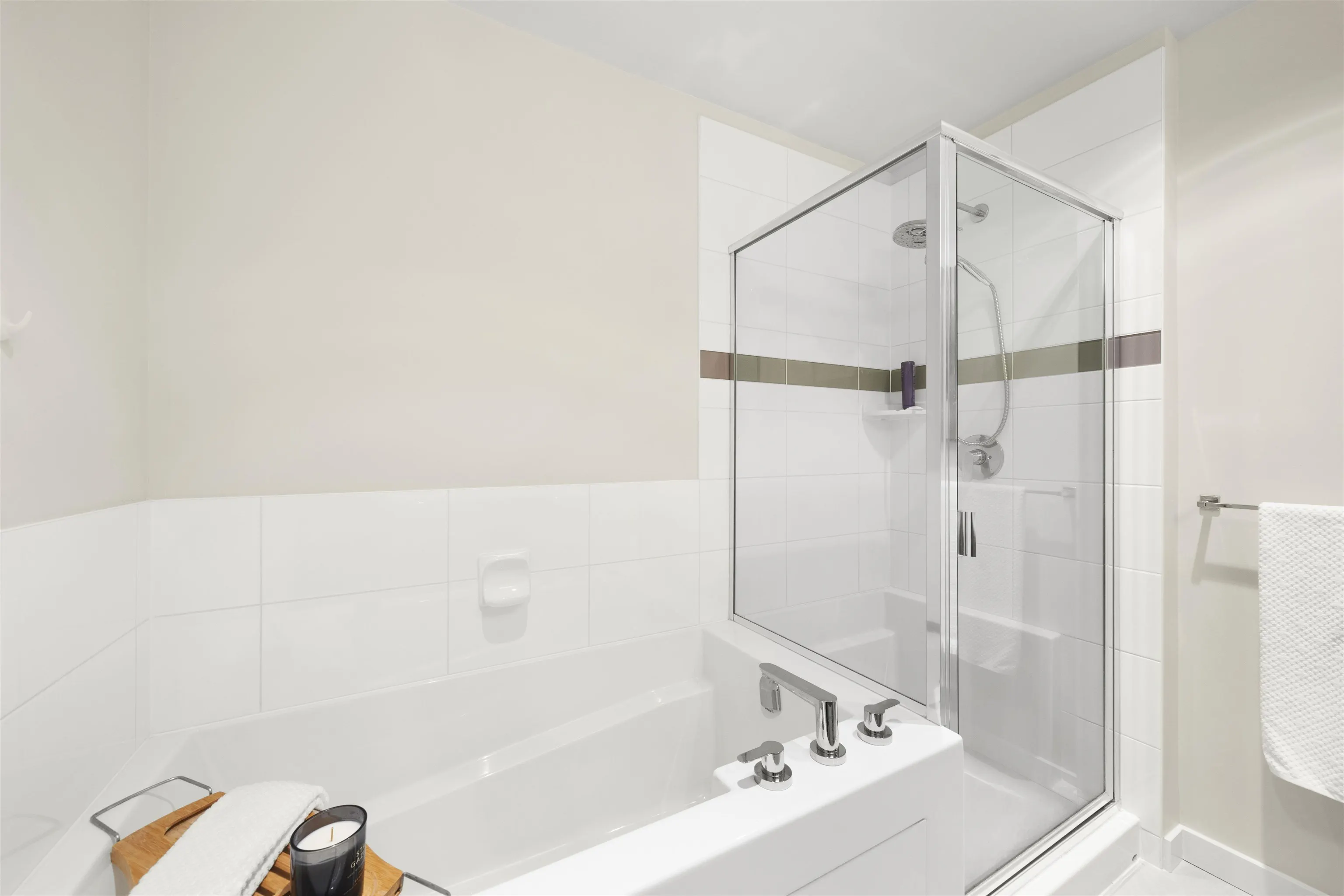 306 1152 Windsor Mews