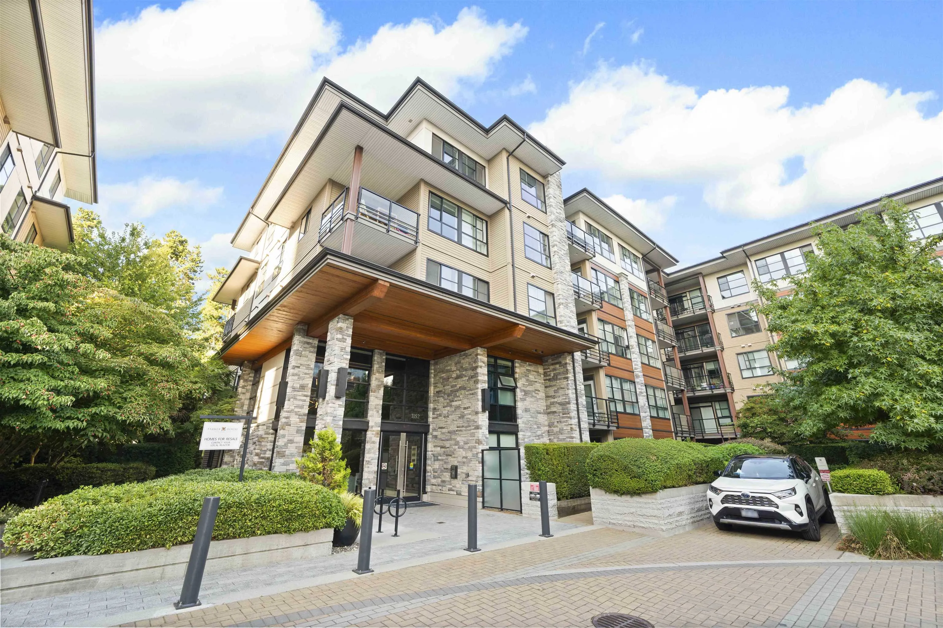 306 1152 Windsor Mews
