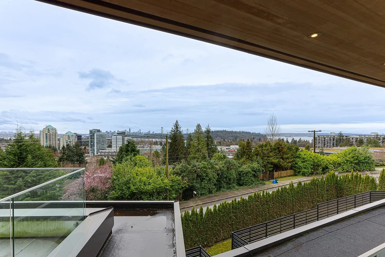 808 Esquimalt Avenue