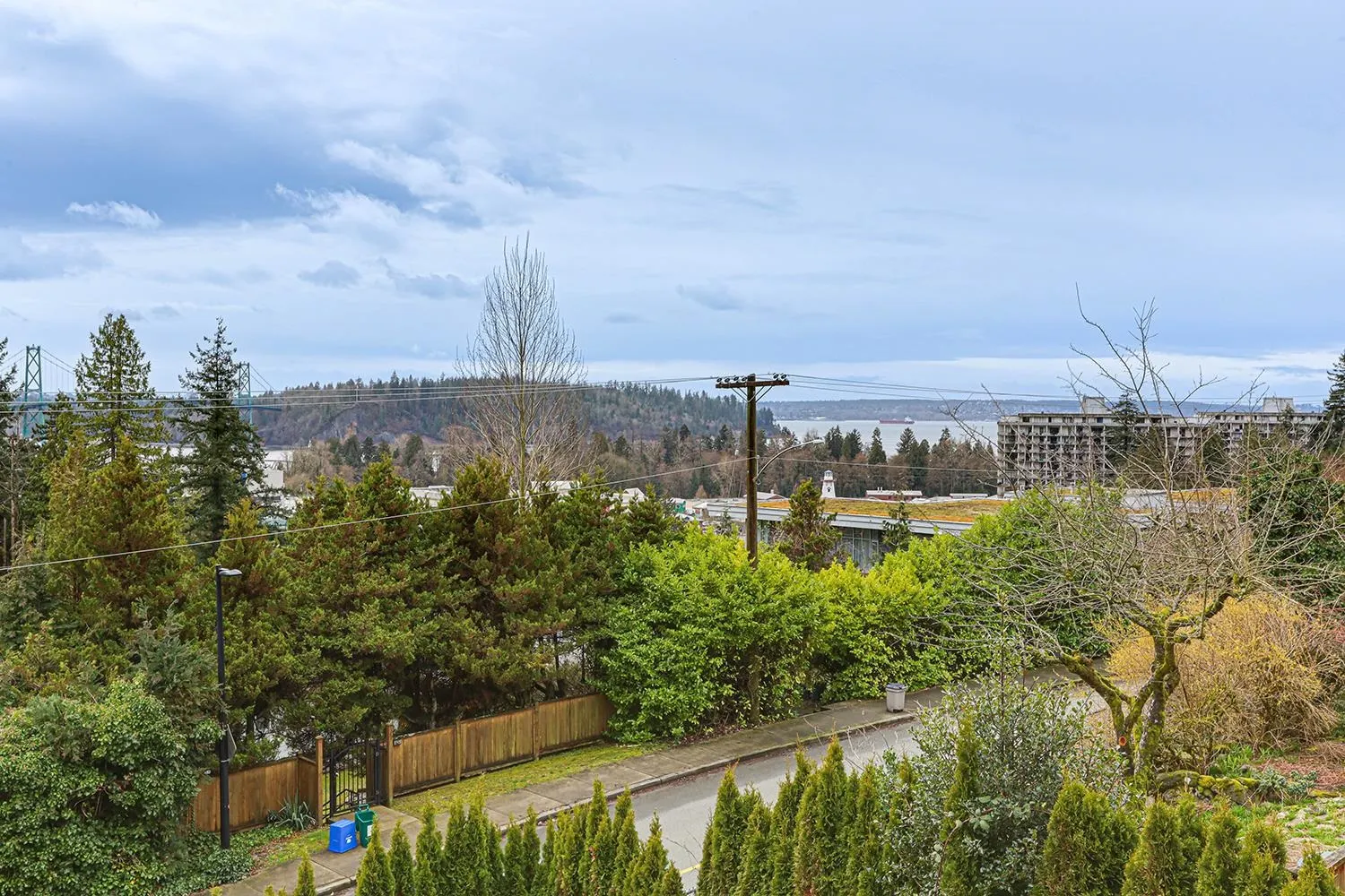 808 Esquimalt Avenue