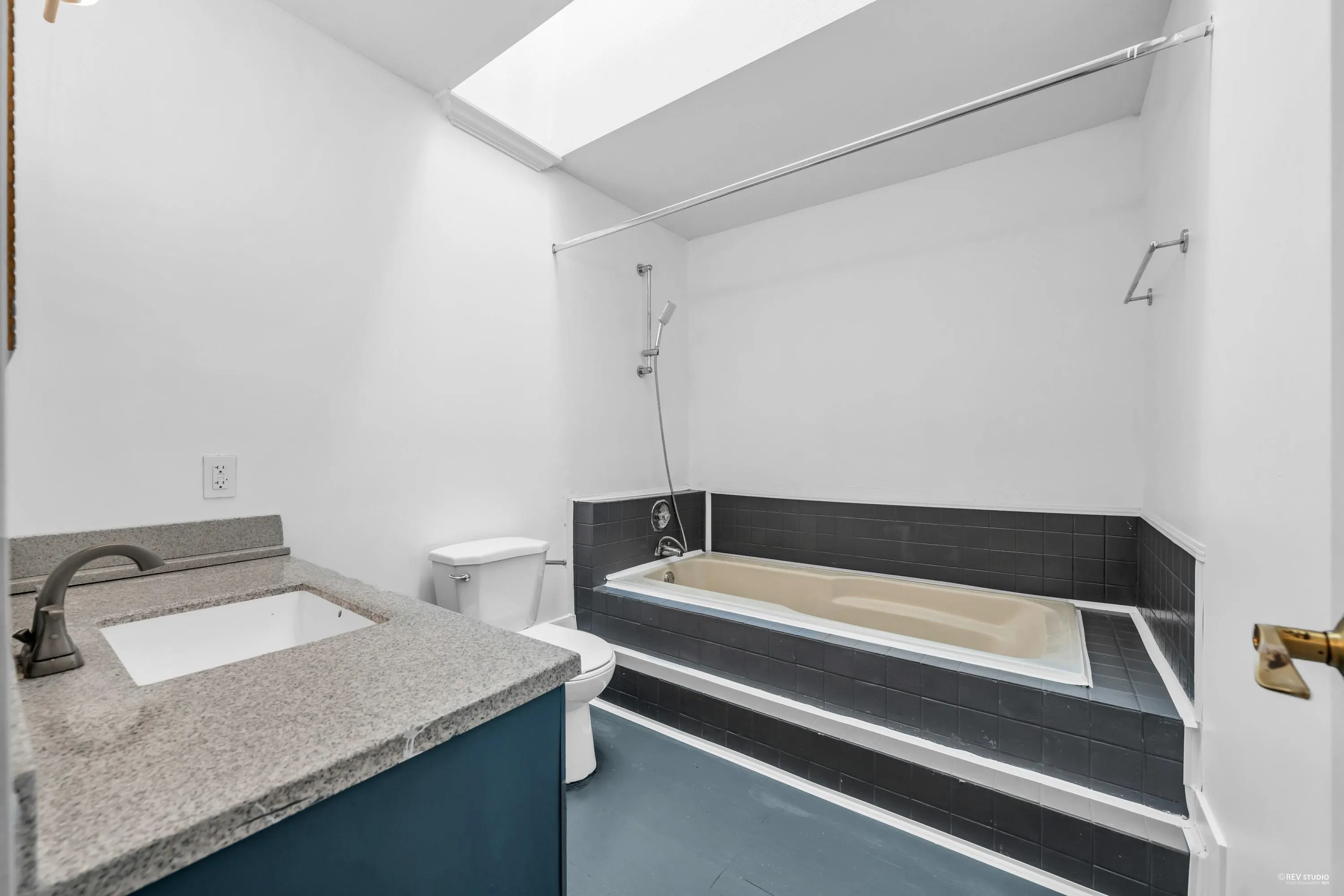 12150 Chestnut Crescent