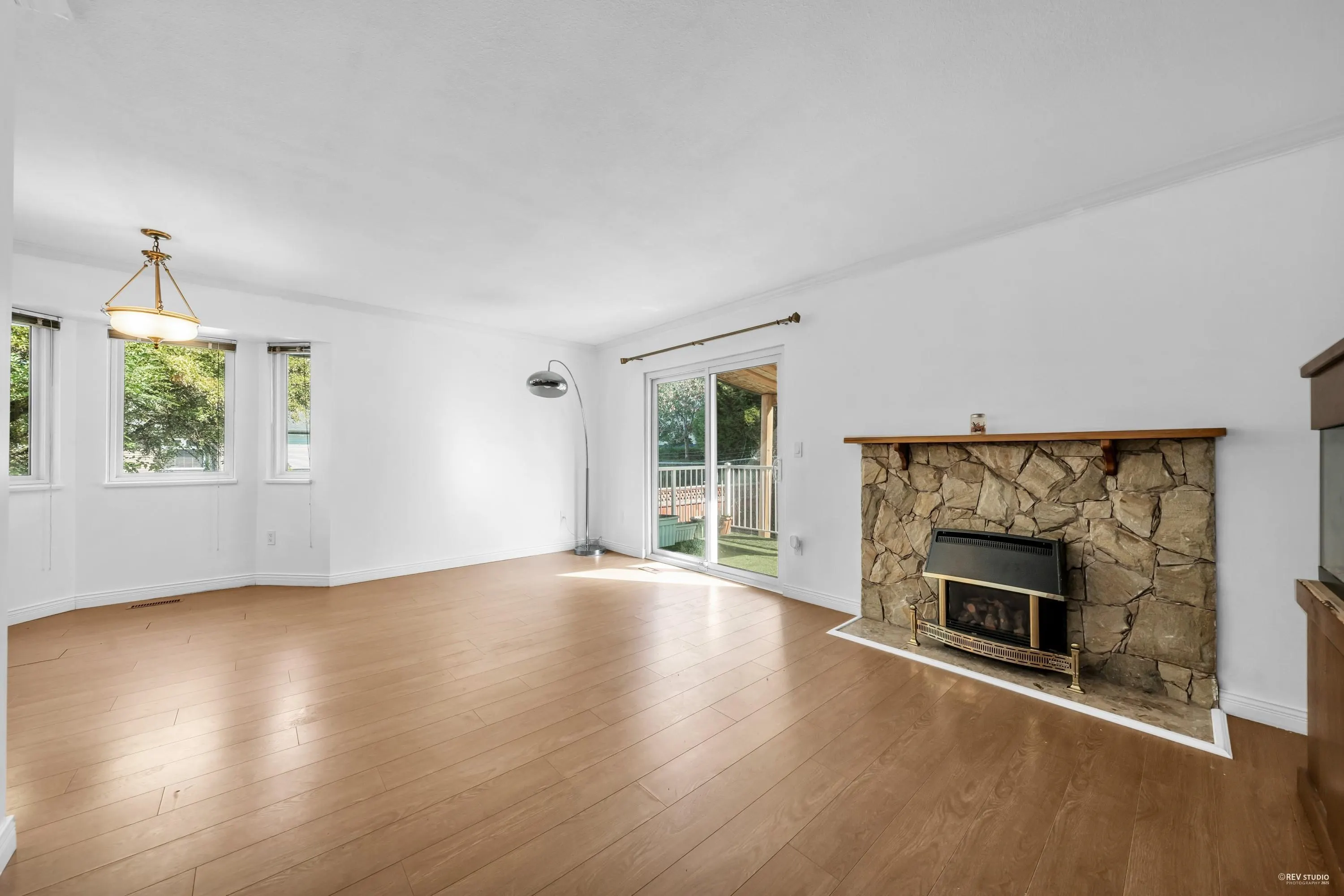 12150 Chestnut Crescent