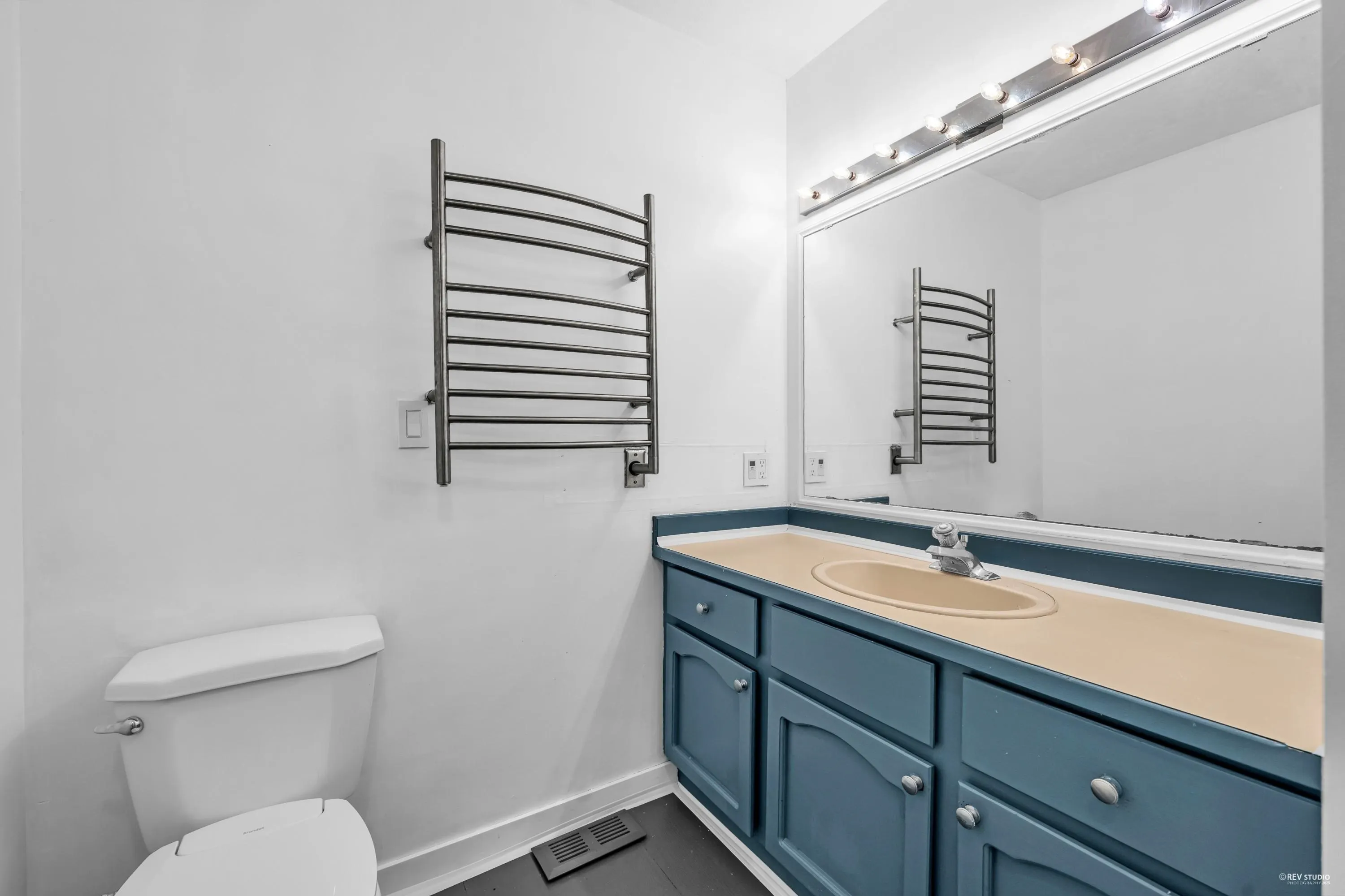 12150 Chestnut Crescent