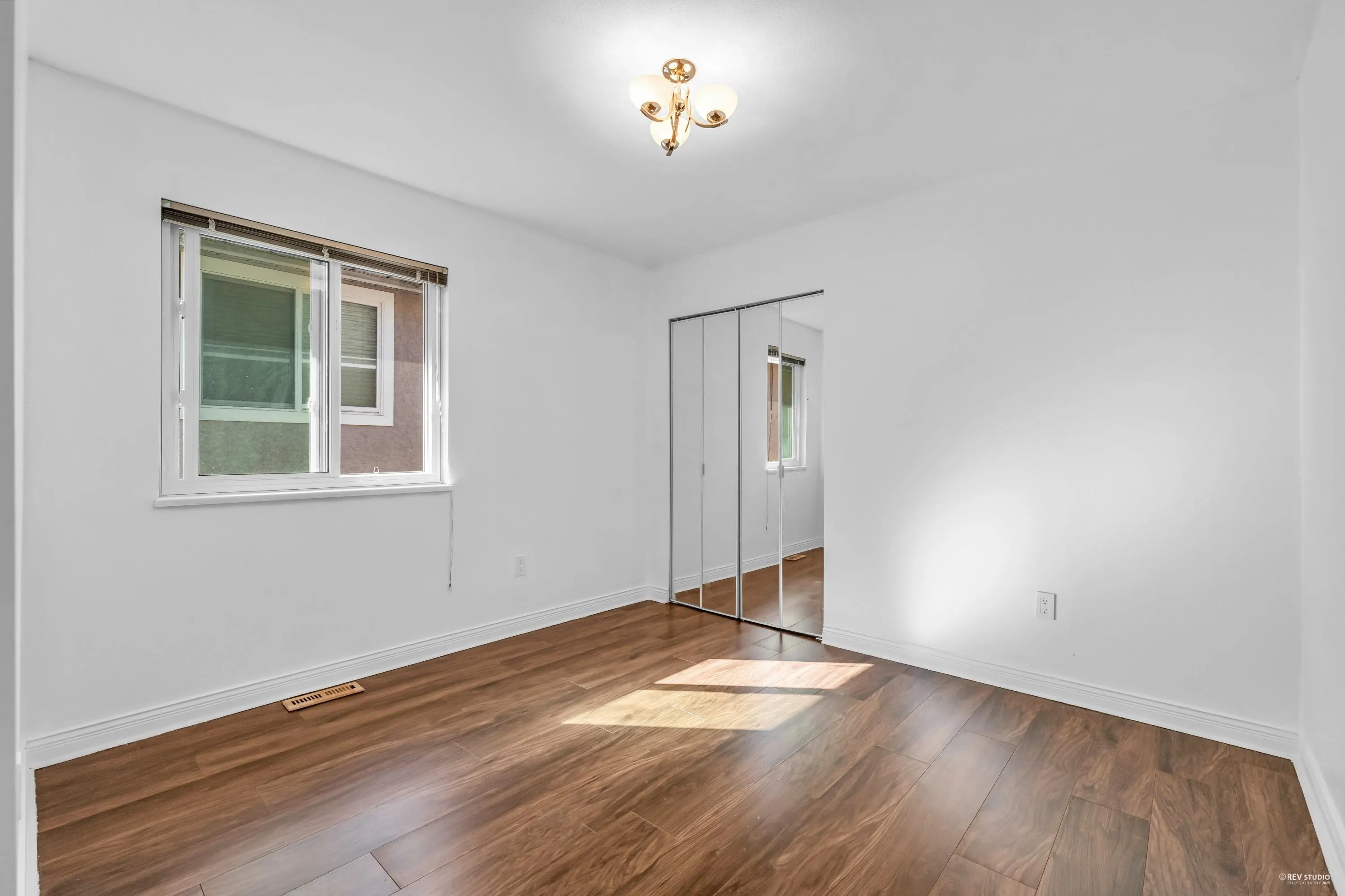 12150 Chestnut Crescent