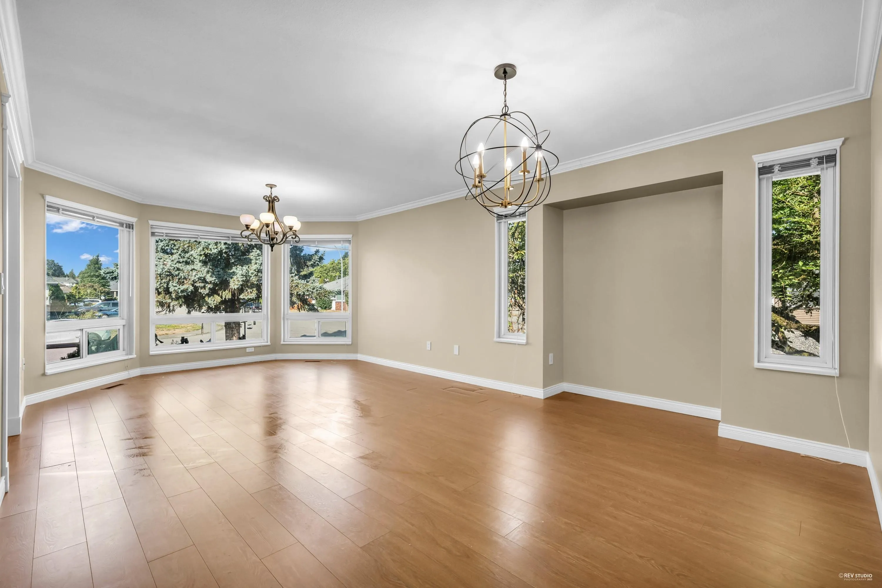 12150 Chestnut Crescent