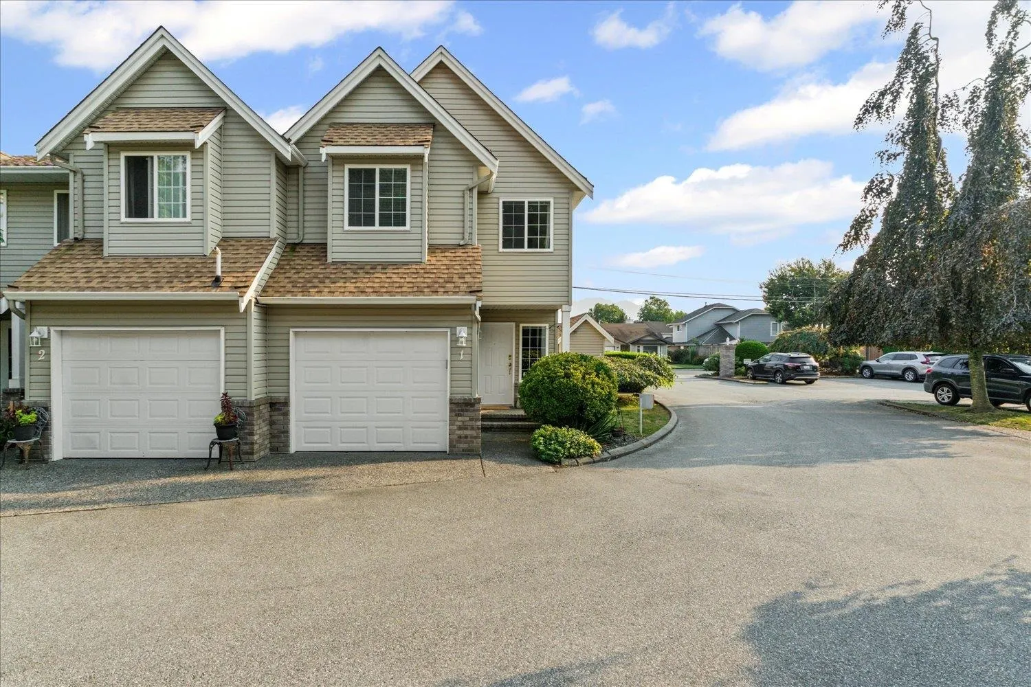 1 46277 Cessna Drive