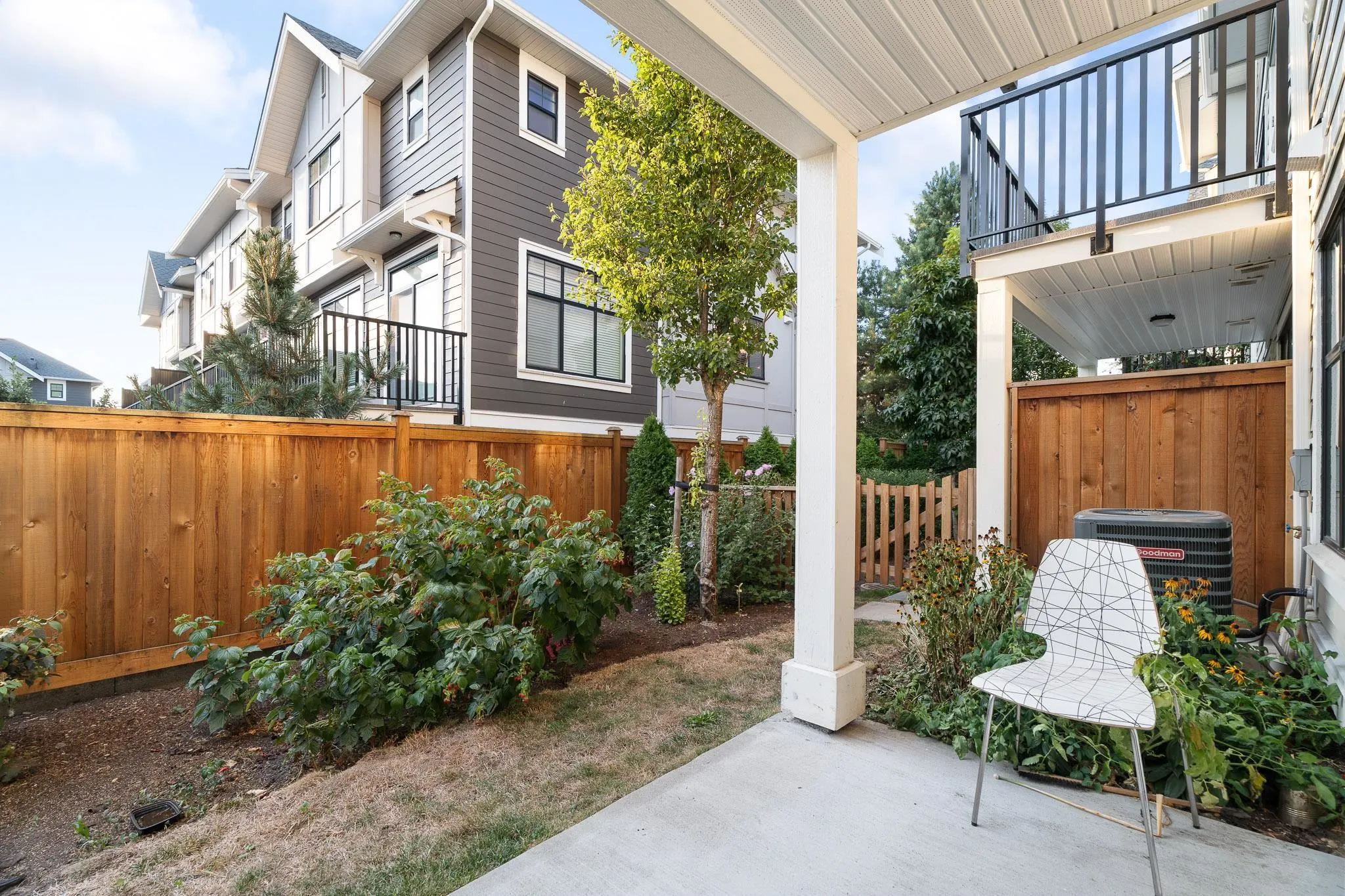 17 20327 72b Avenue