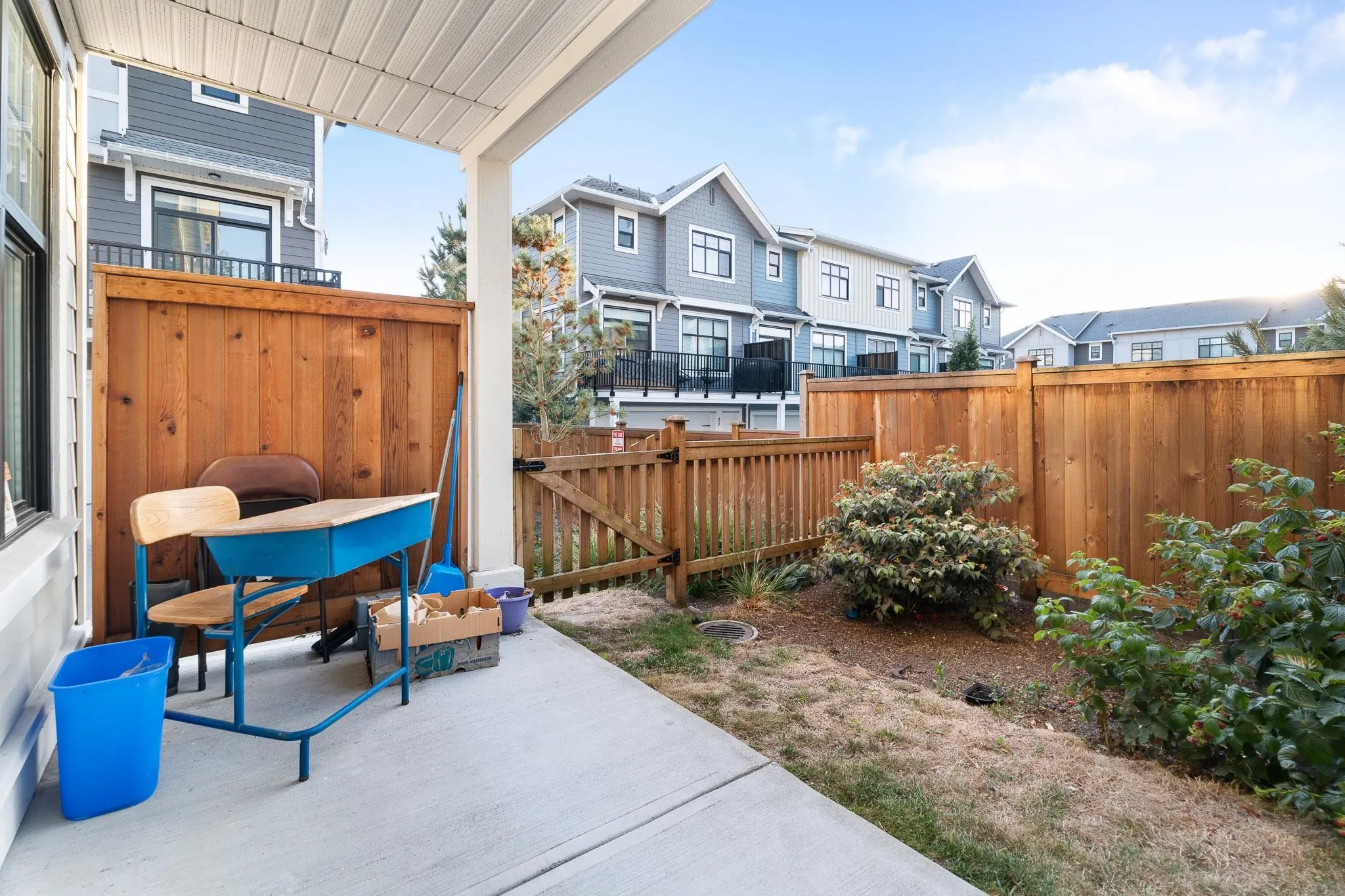 17 20327 72b Avenue