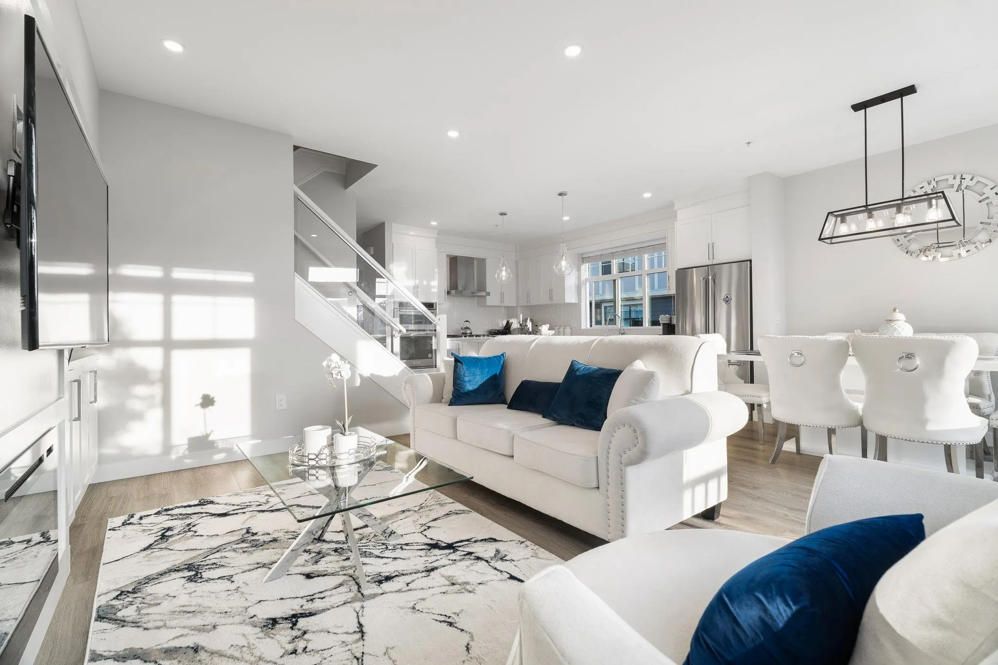 17 20327 72b Avenue