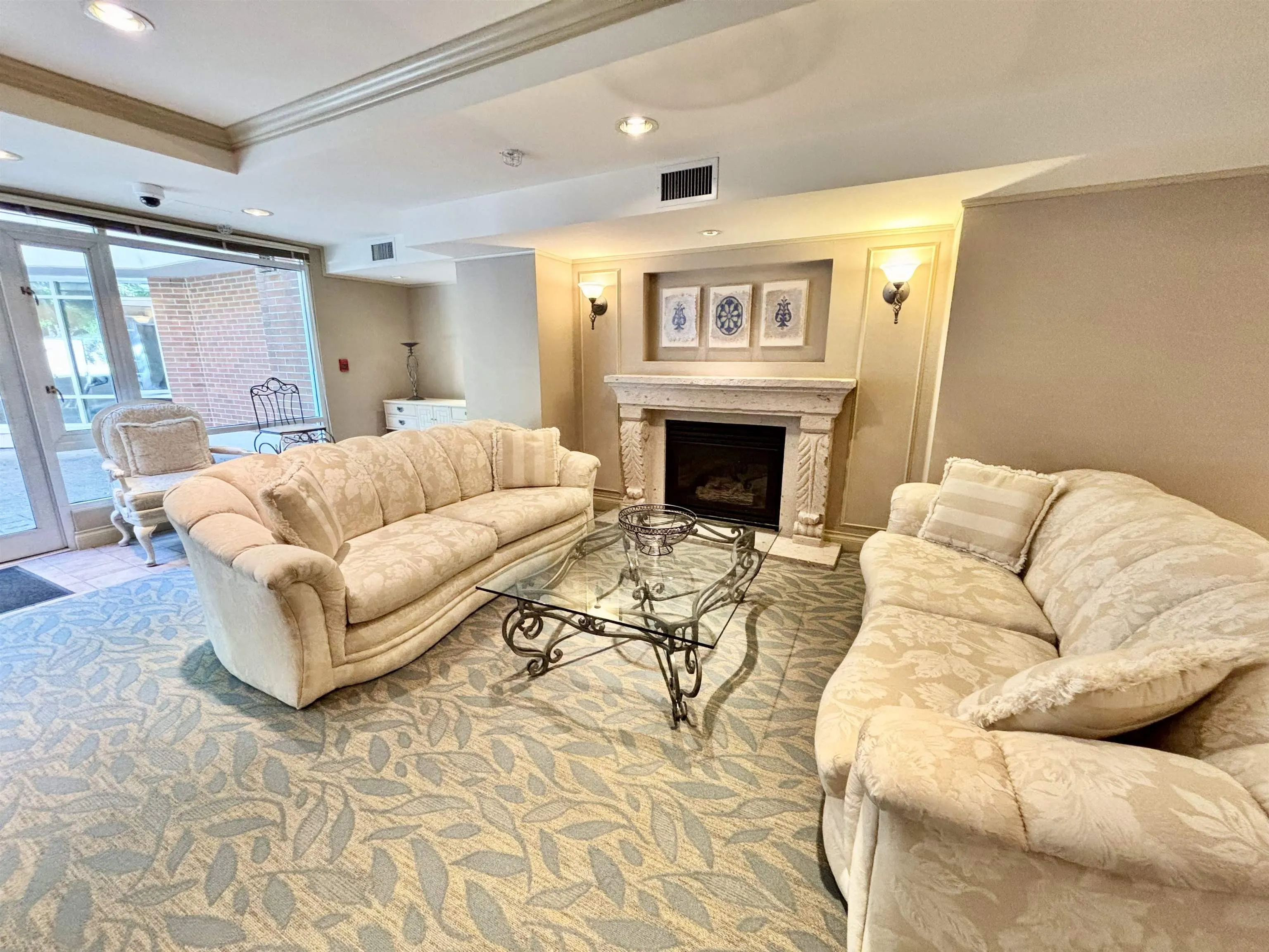 705 5615 Hampton Place