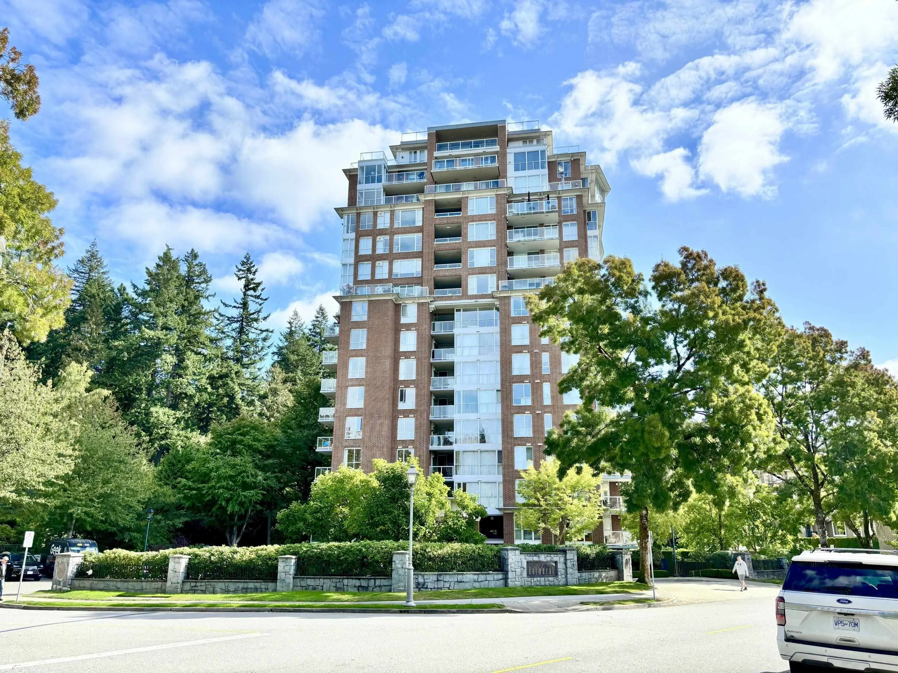 705 5615 Hampton Place