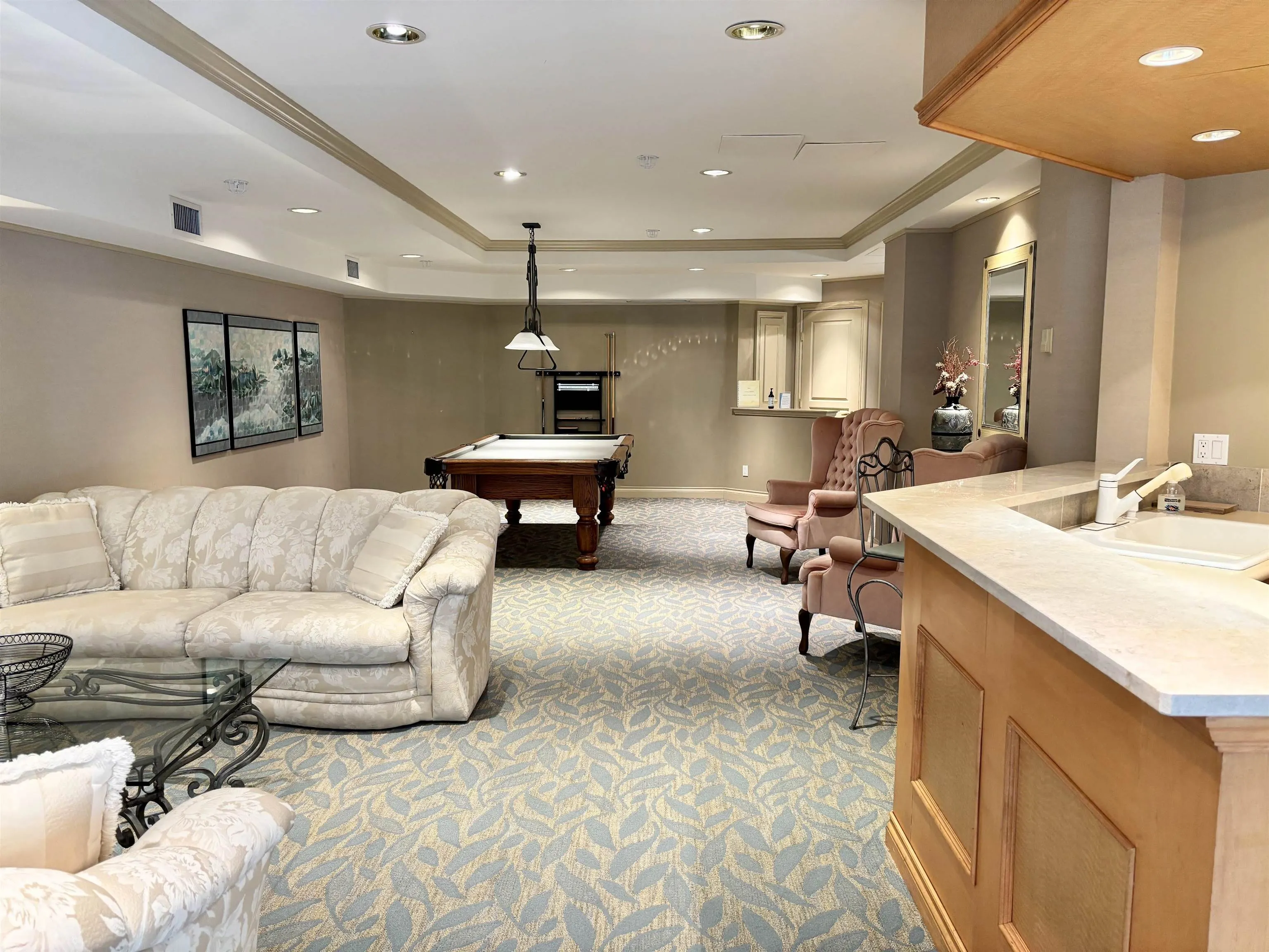 705 5615 Hampton Place