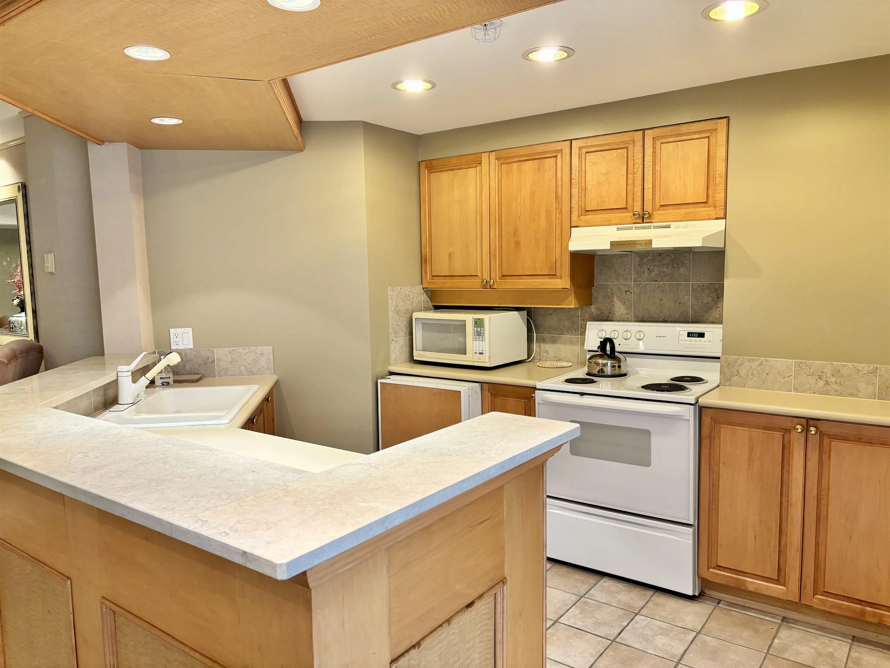 705 5615 Hampton Place
