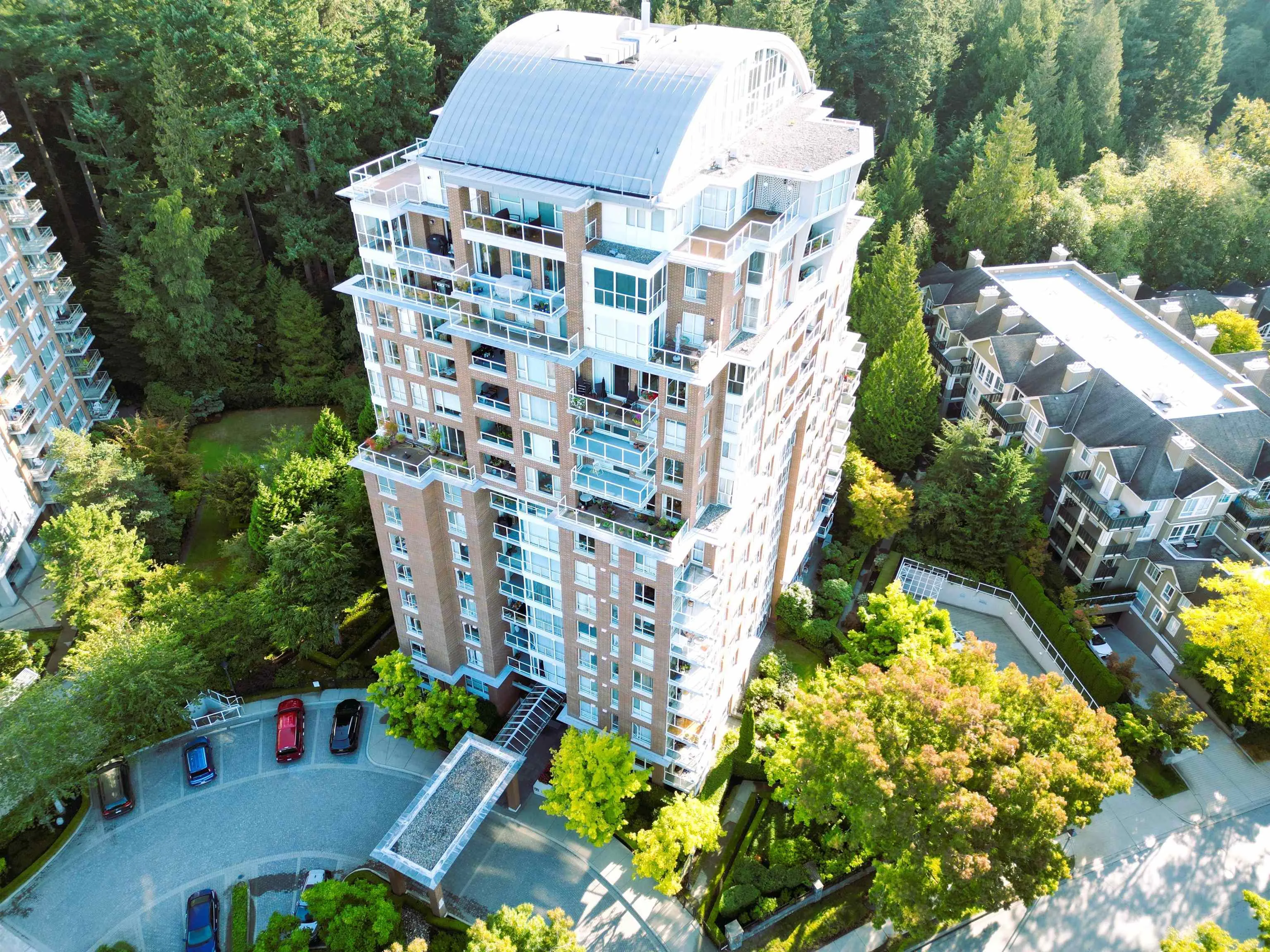 705 5615 Hampton Place