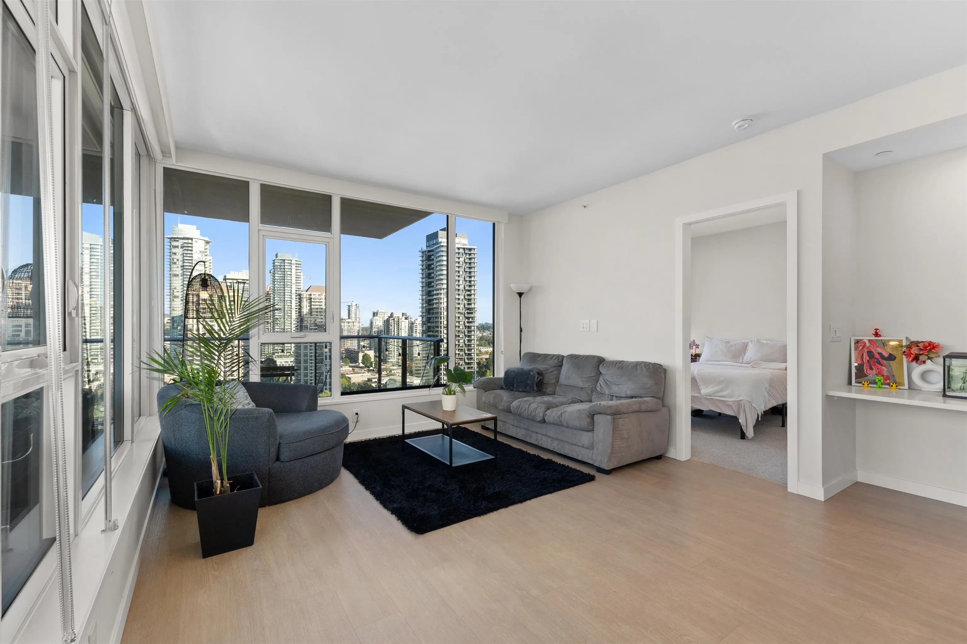 2107 4168 Lougheed Highway