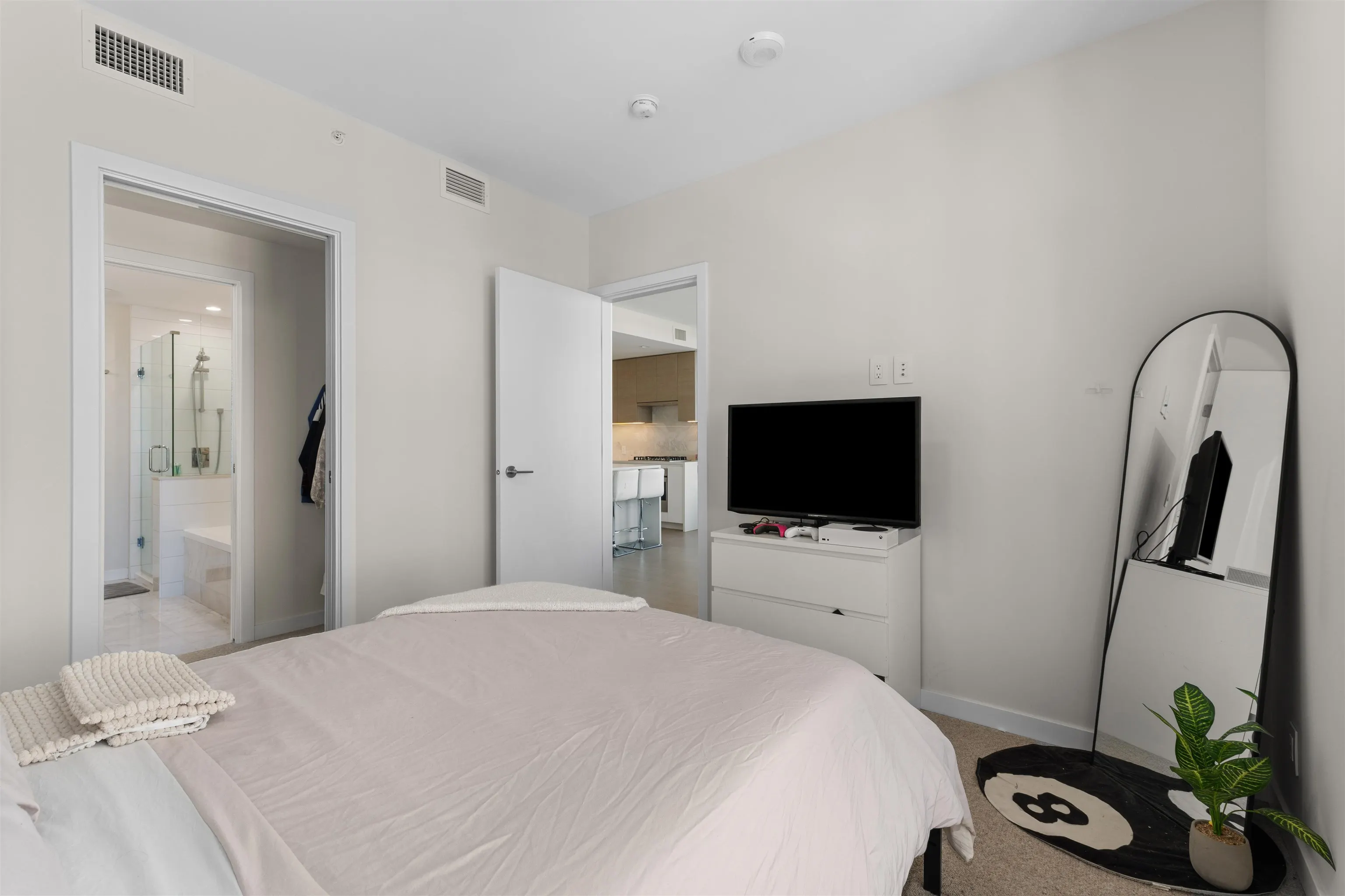 2107 4168 Lougheed Highway