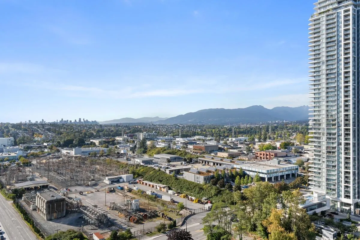 2107 4168 Lougheed Highway