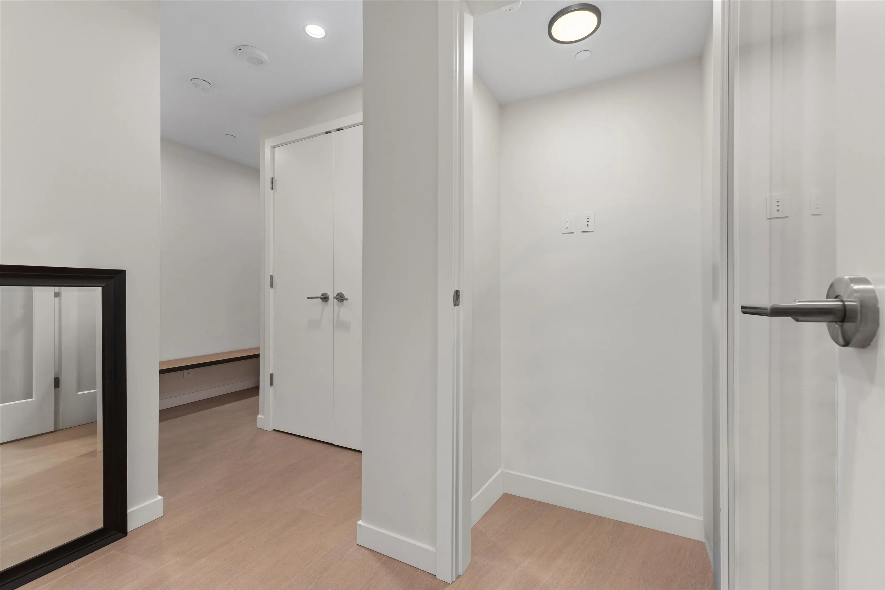 2107 4168 Lougheed Highway