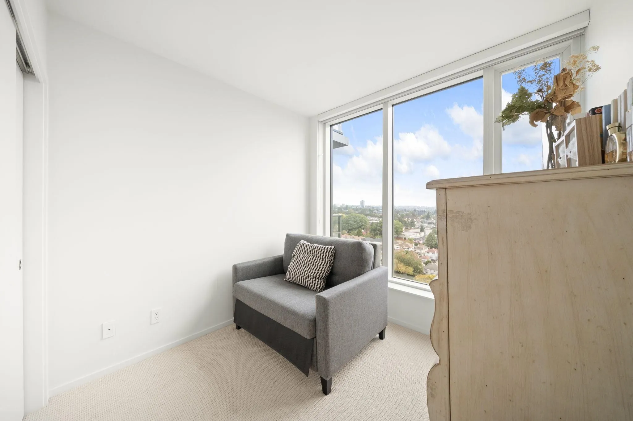 1808 8555 Granville Street