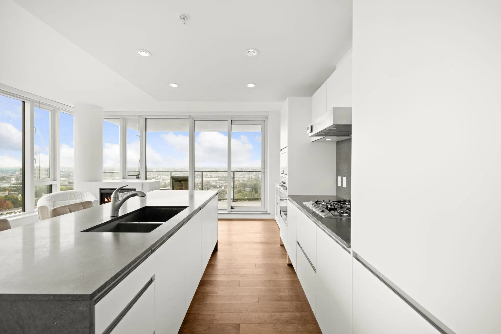 1808 8555 Granville Street