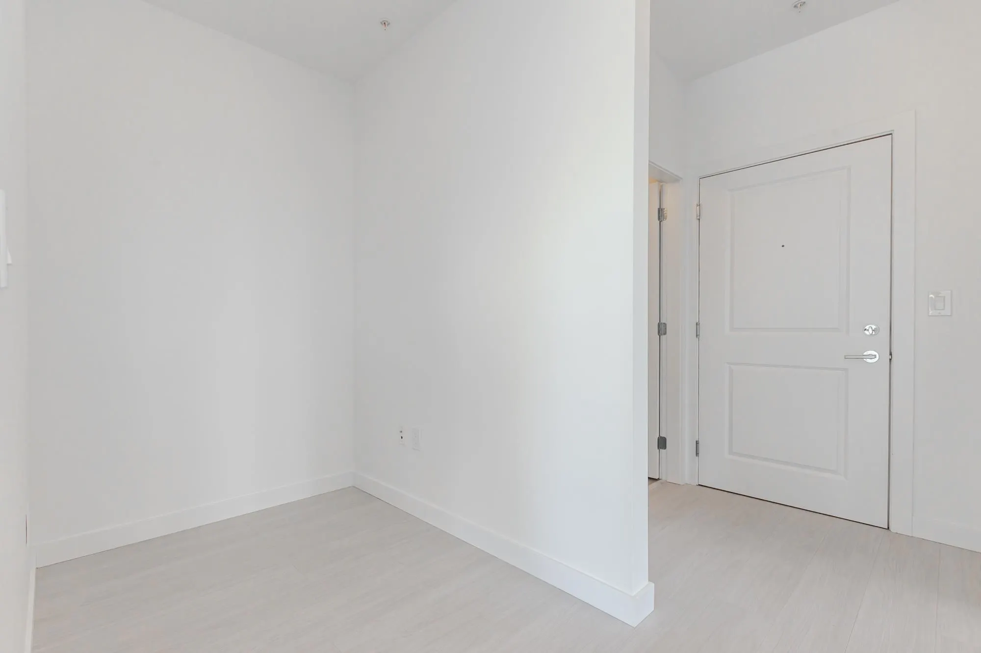 B403 20834 80 Avenue