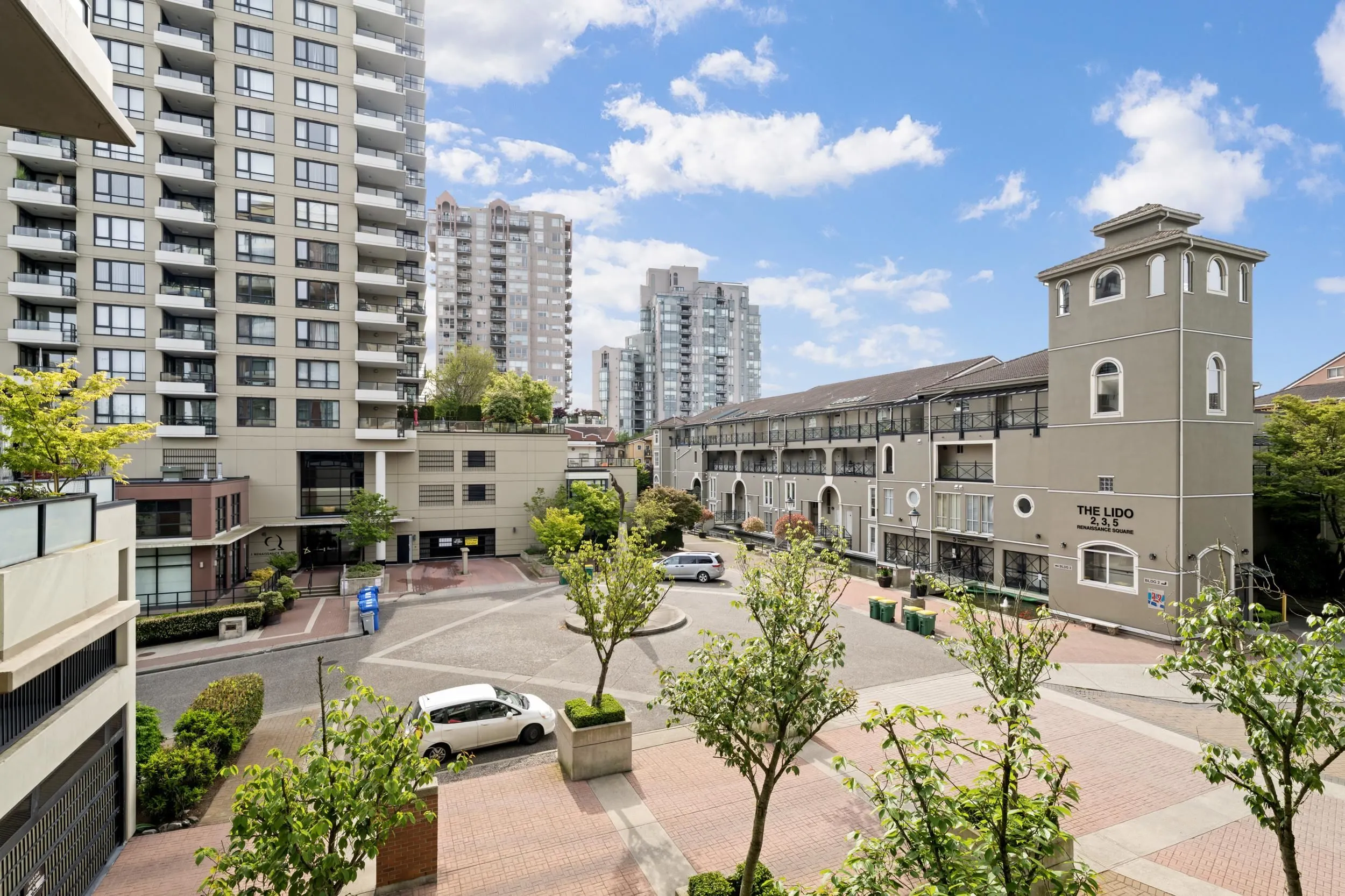 201 10 Renaissance Square