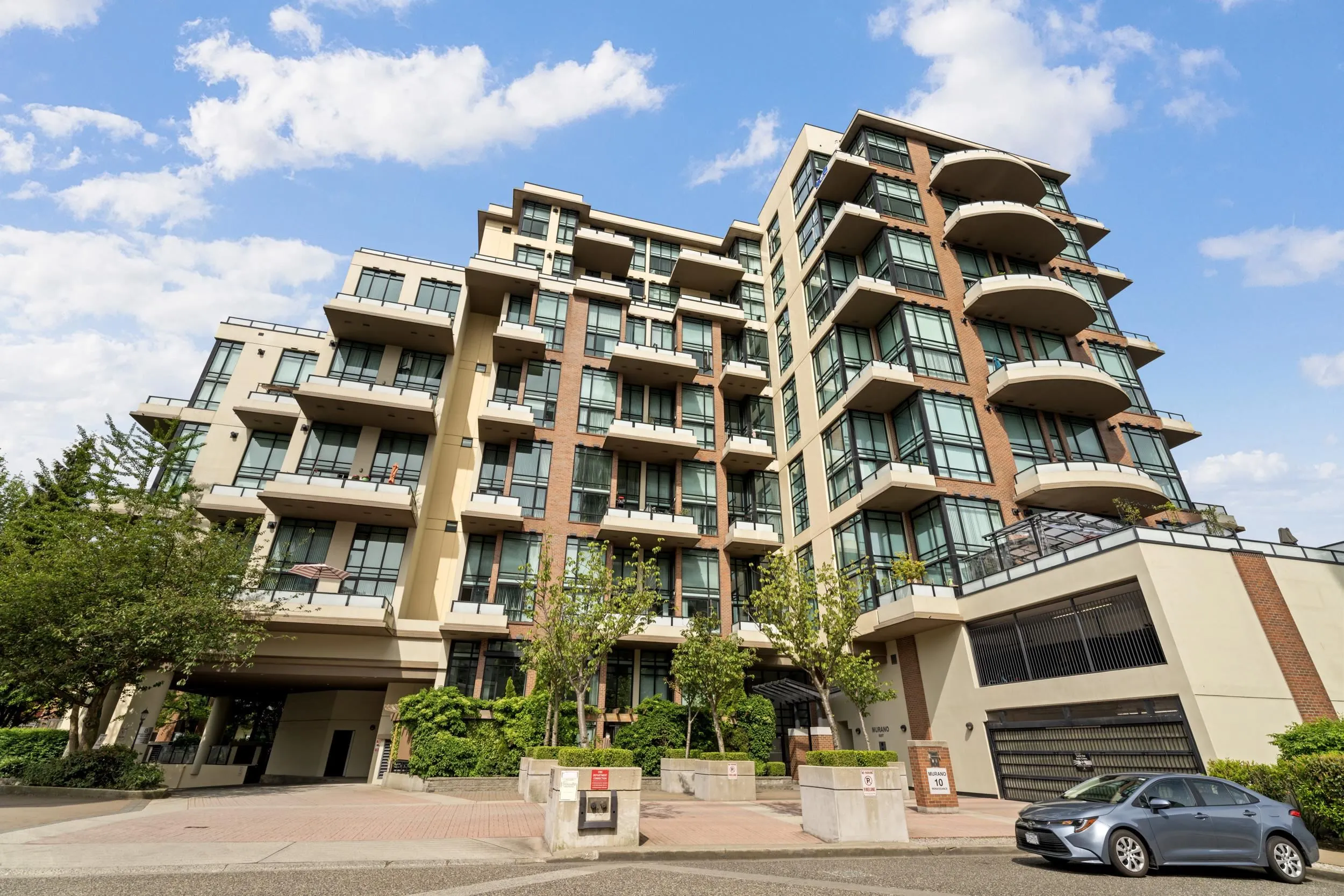201 10 Renaissance Square