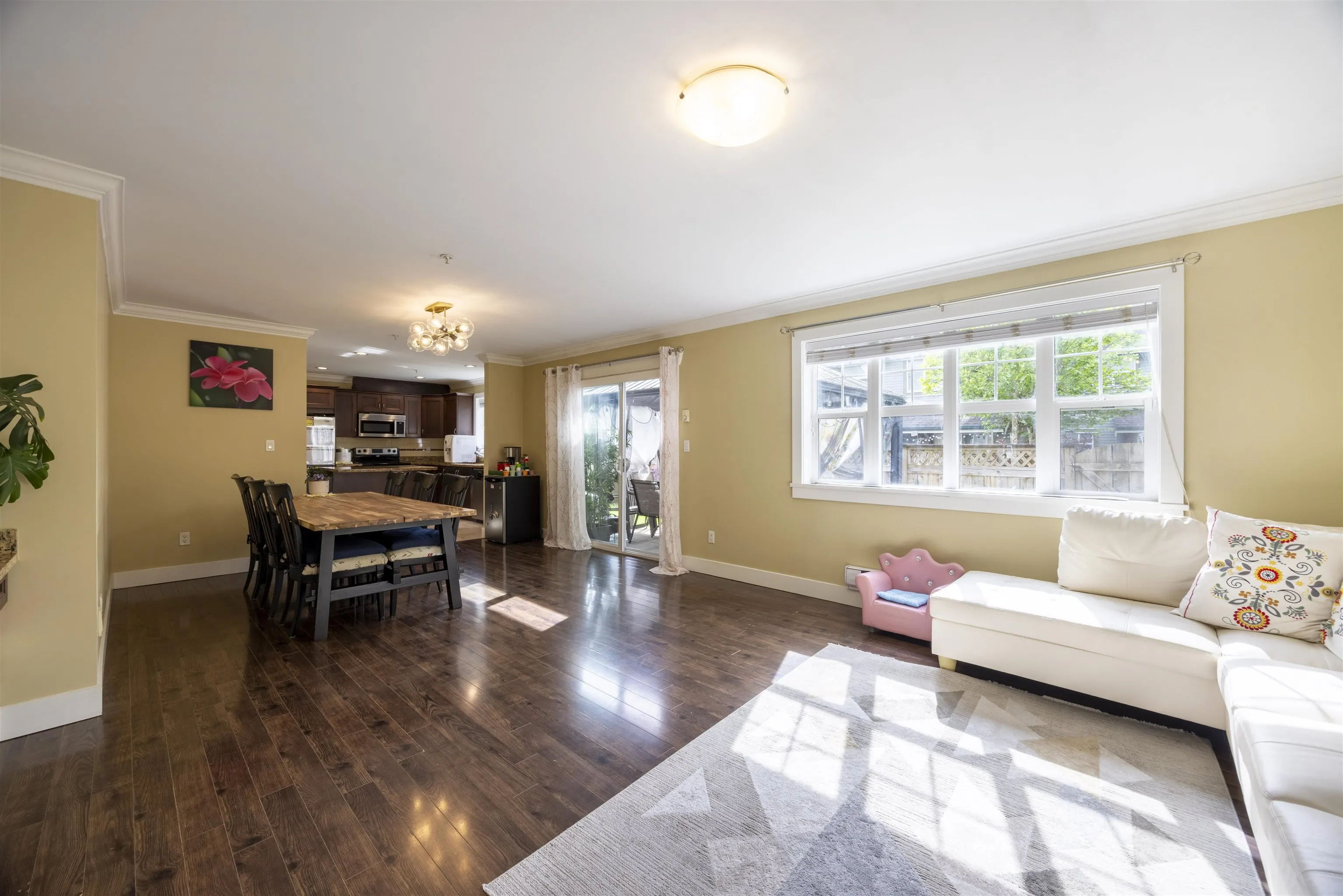 32 22977 116 Avenue