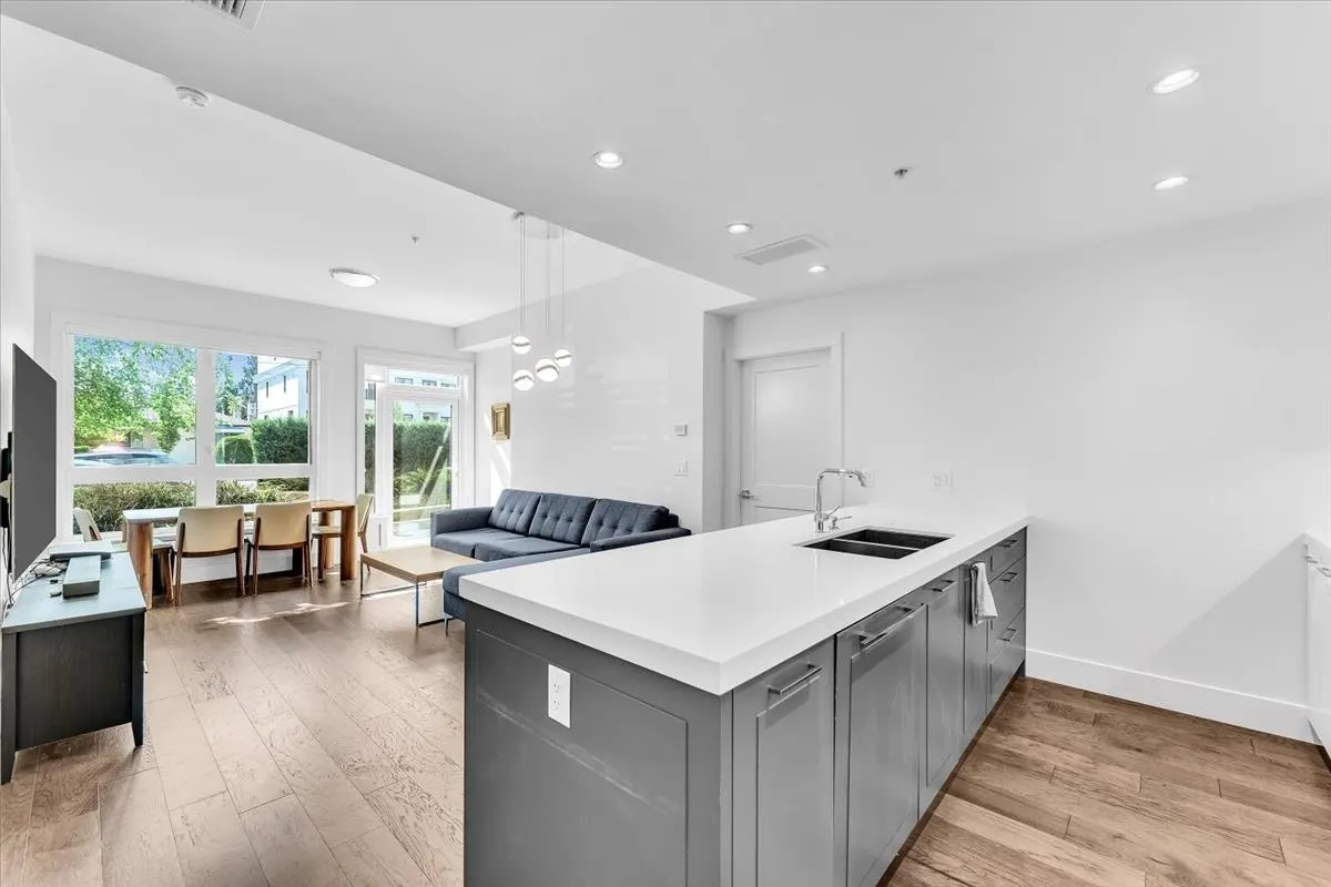 101 7878 Granville Street