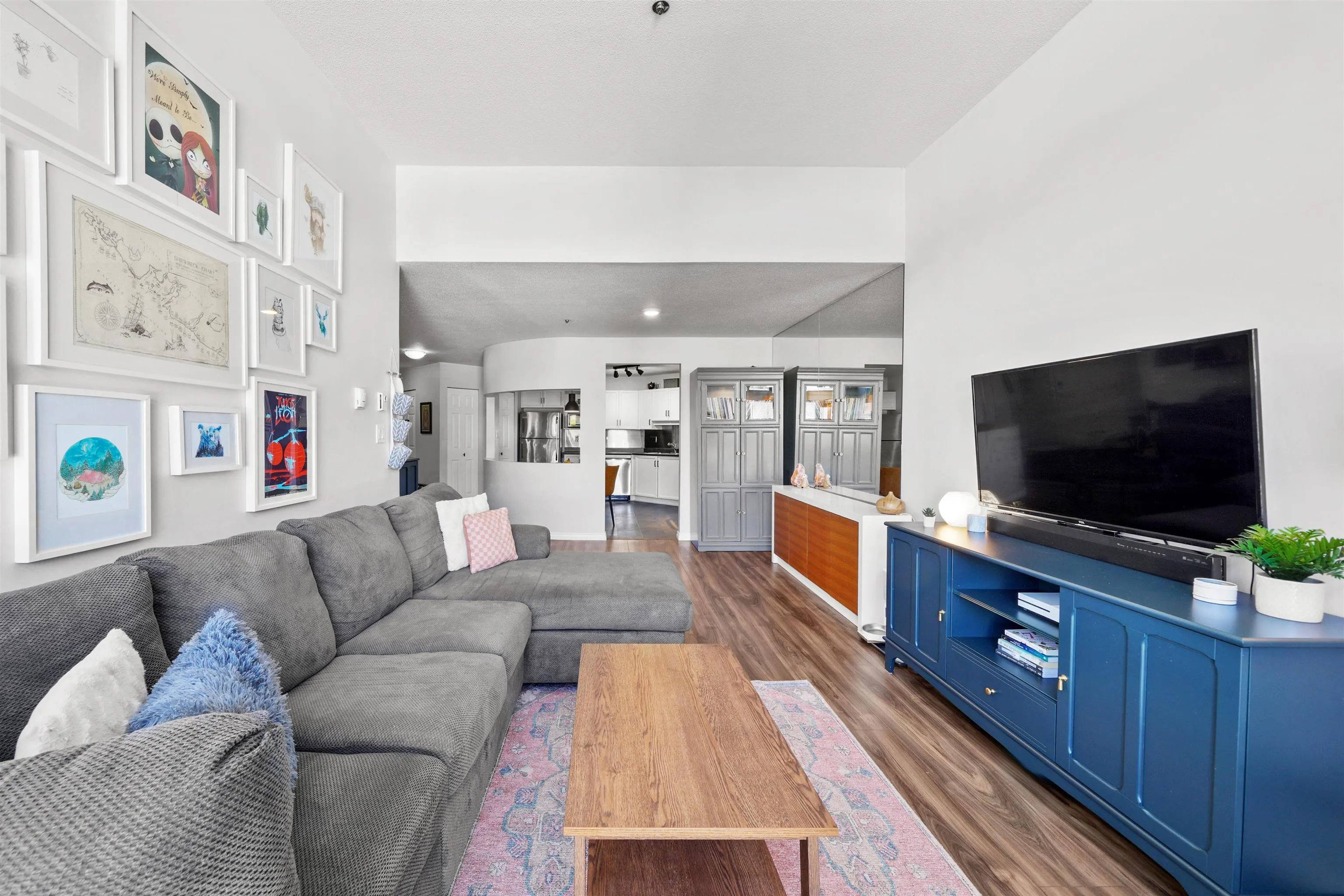 405 2335 Whyte Avenue