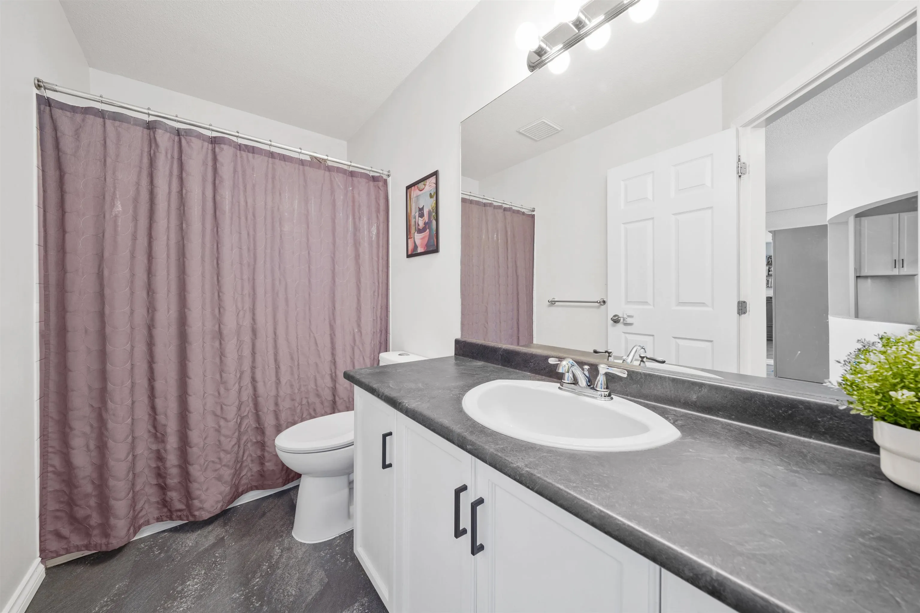 405 2335 Whyte Avenue