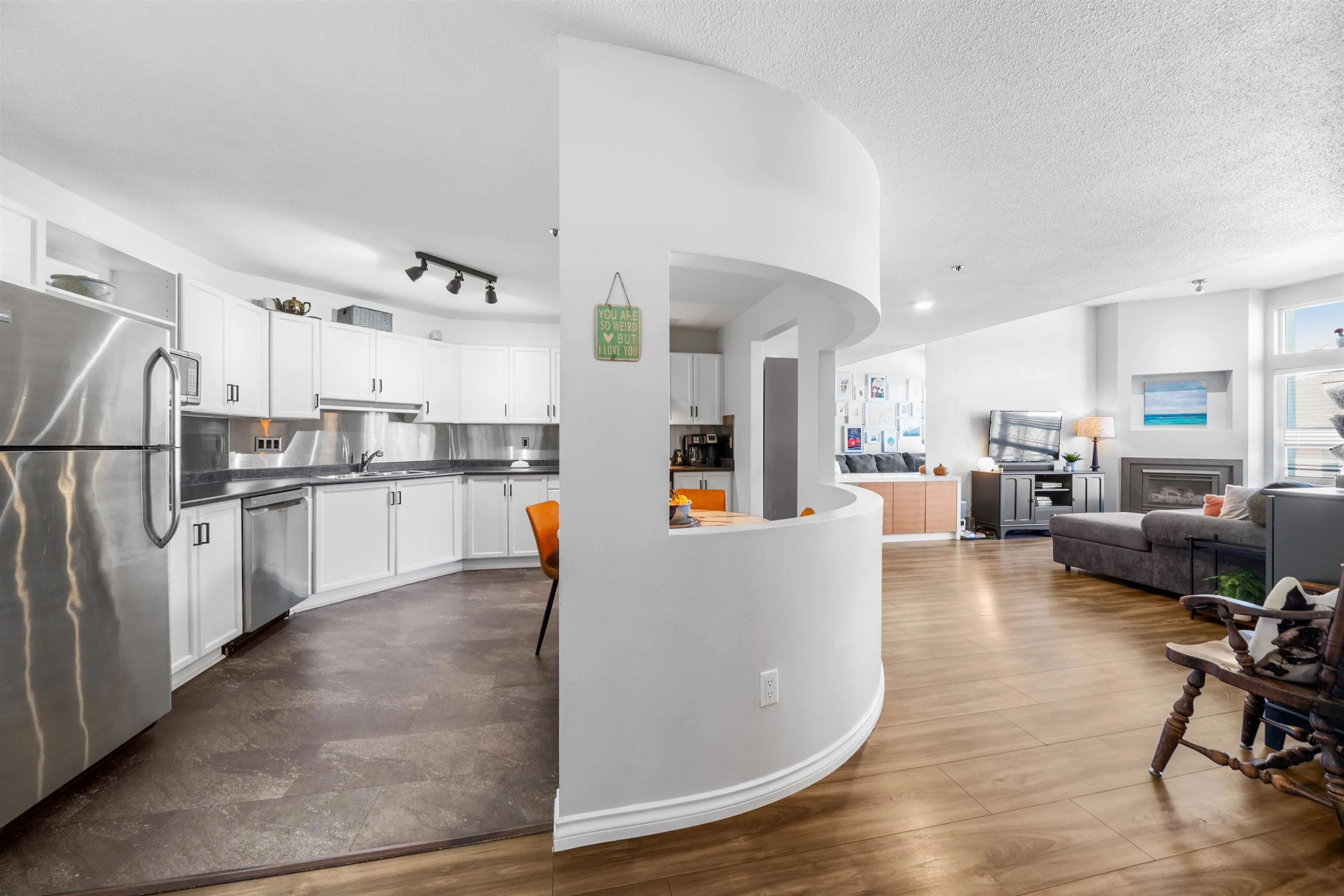 405 2335 Whyte Avenue