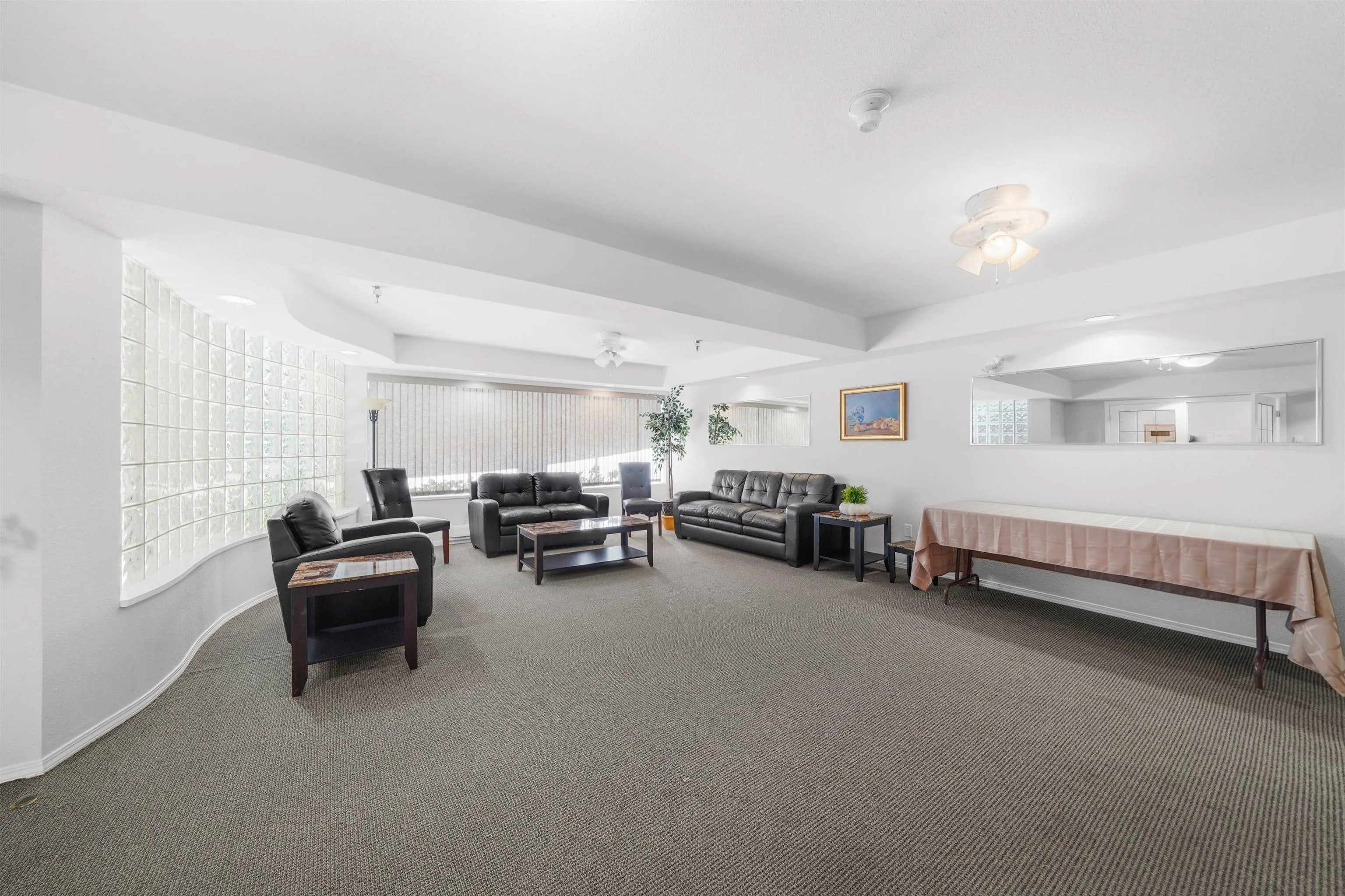 405 2335 Whyte Avenue