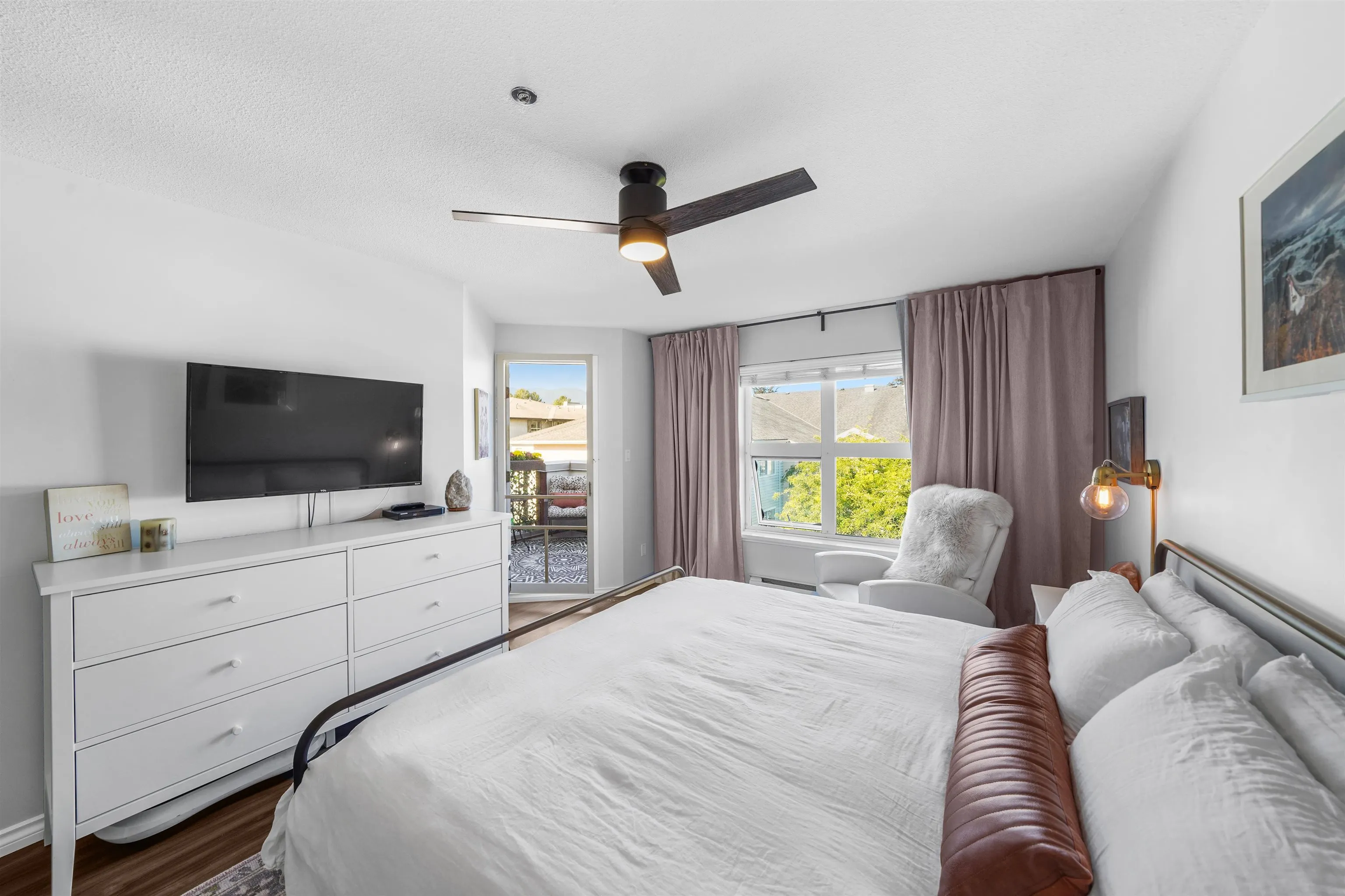 405 2335 Whyte Avenue