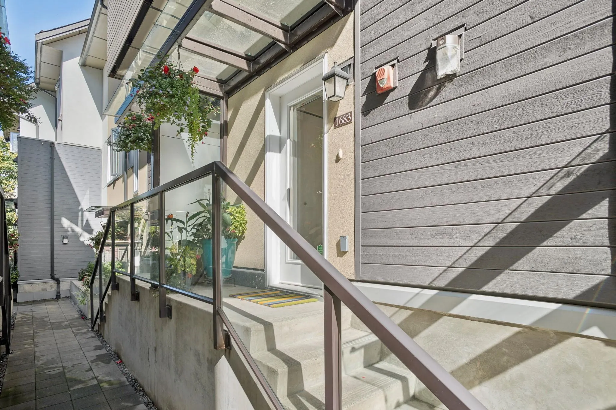 1683 Kitchener Street